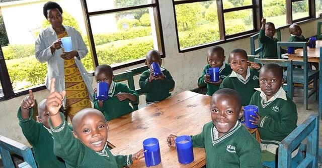 The Kageno Nursery school hosts 300 children from vulnerable families. The students have been showing weakness in morning hours after not having breakfast at home and waiting for lunch at Kageno. We came up with an idea of distributing a morning cup 