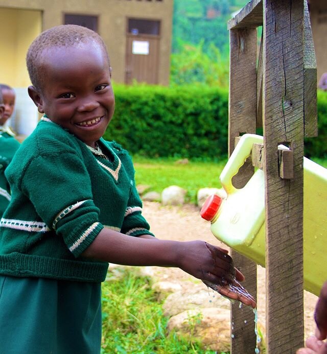 Kageno has been working hard to find ways to continue running our feeding programs in the face of school closings and lockdowns in Rwanda and Kenya. The situation there will undoubtedly worsen in the coming weeks. We are doing what we can to prepare 