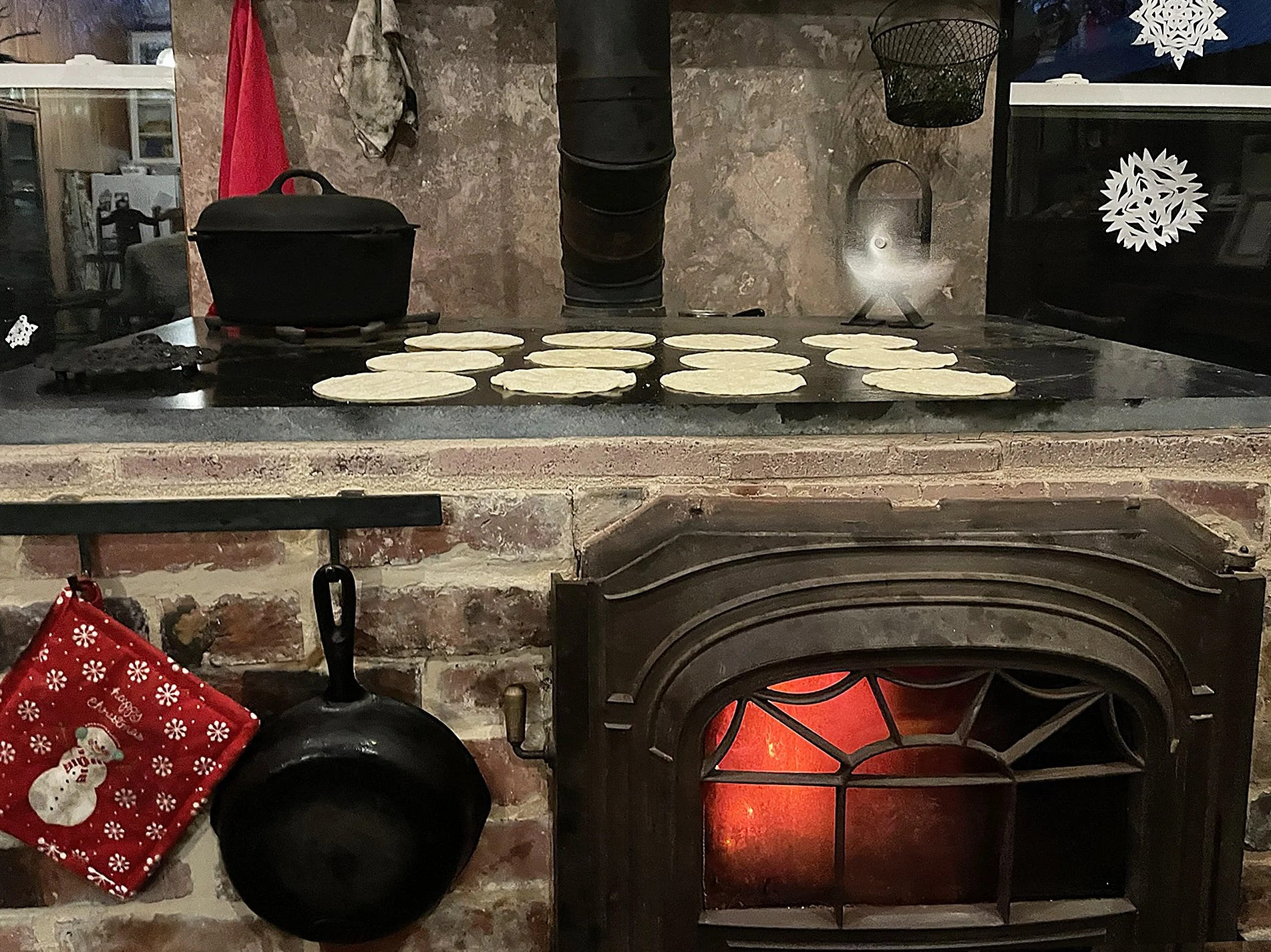 I can heat 12 tortillas at a time while cooking a pot of beans on Hestia. Plus a roast in the oven!