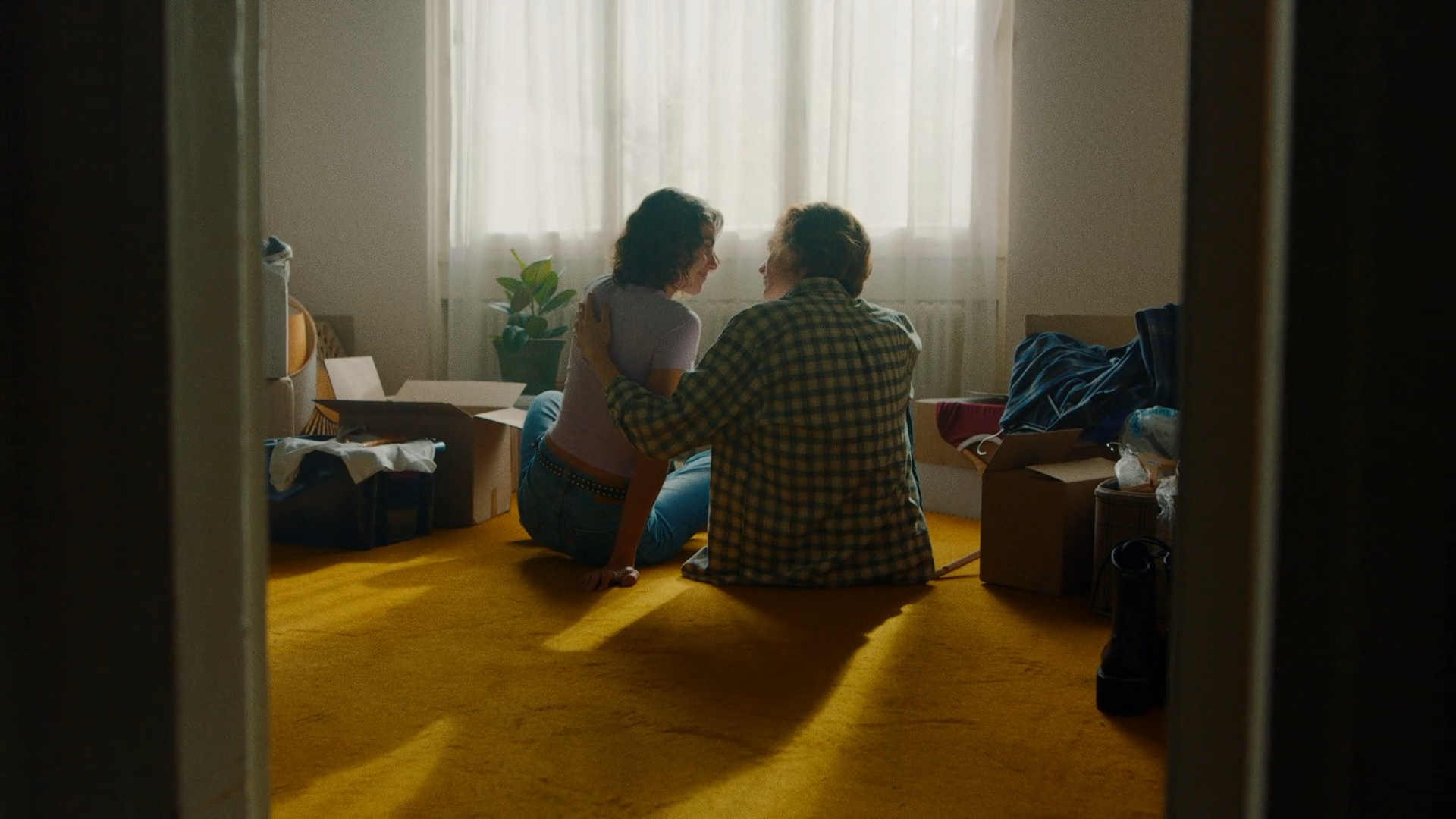 les_amoureux_v1 (1080p).mp4.00_01_54_17.Still010.png