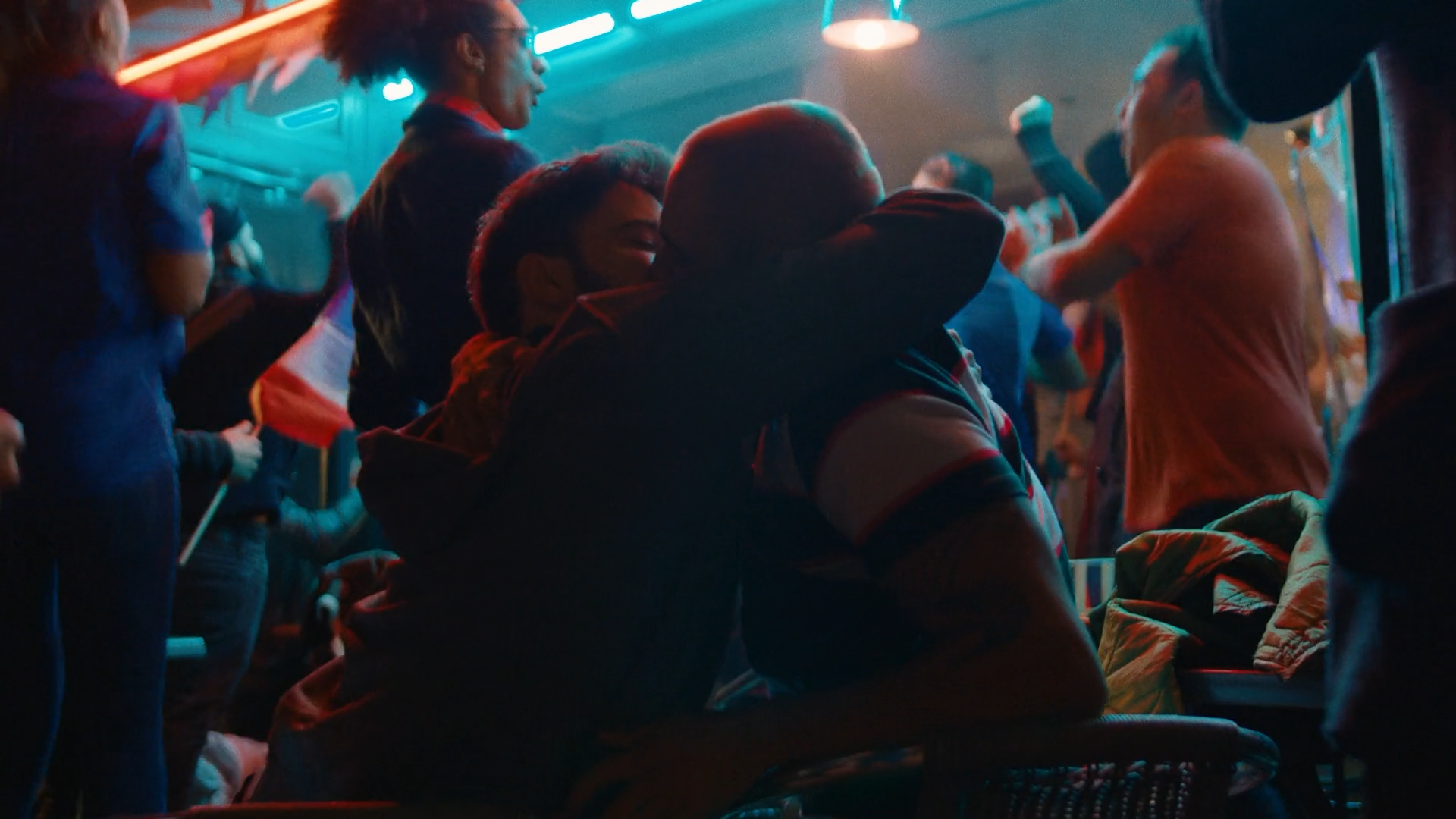 les_amoureux_v1 (1080p).mp4.00_01_32_02.Still009.png