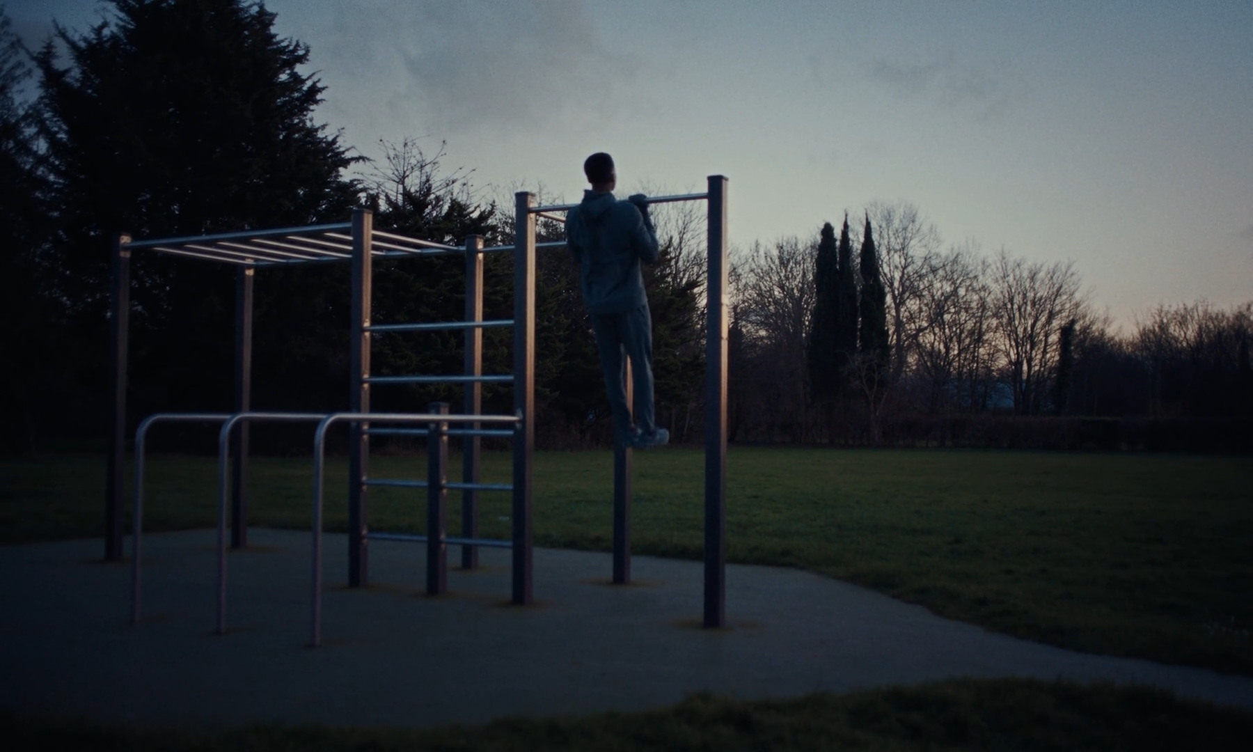 montirex_-_outwork_winter_v1 (1080p).mp4.00_00_08_16.Still004.png