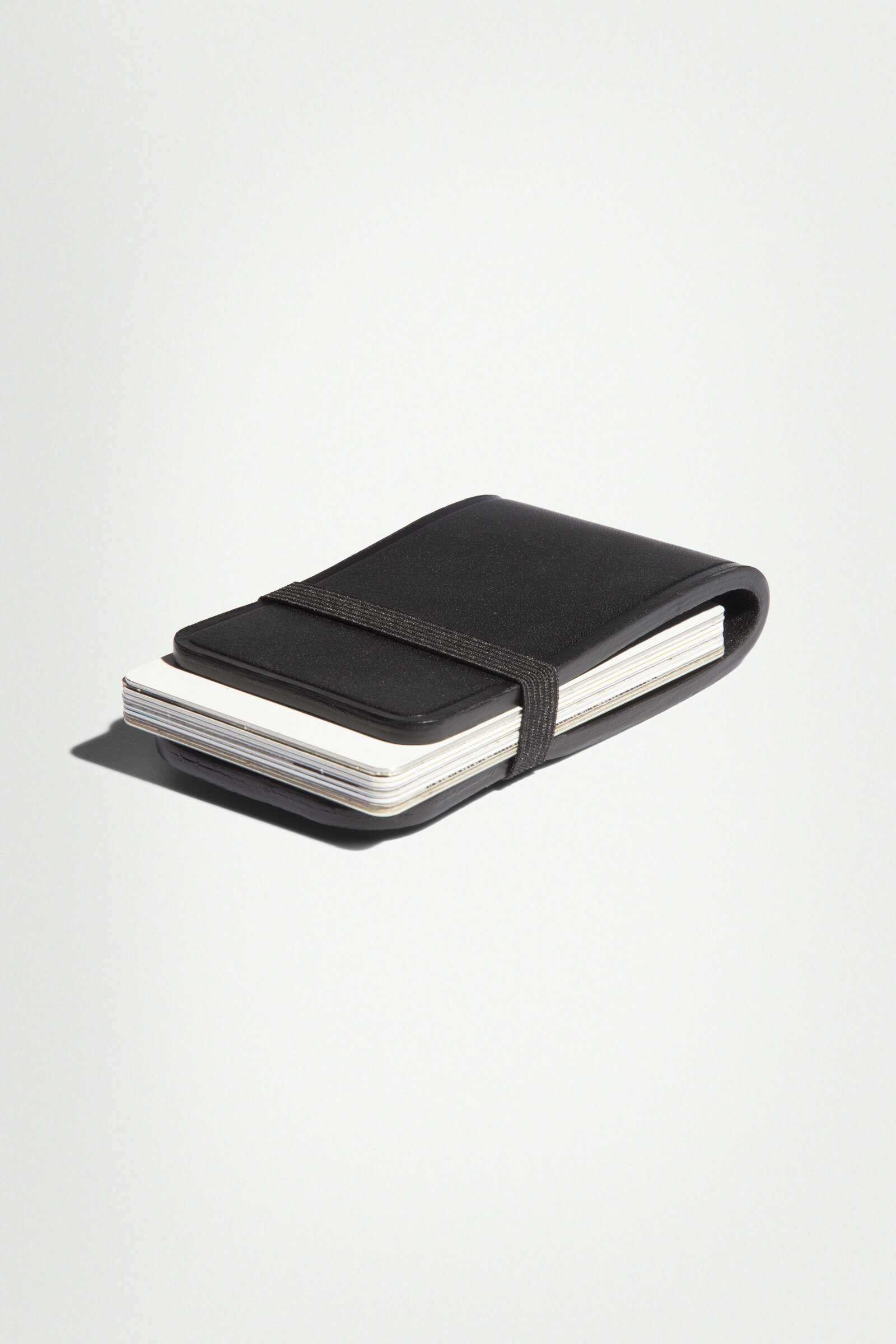 WALLETS_FRONT_BACK_WEB_0010_BLK_SIDE.jpg