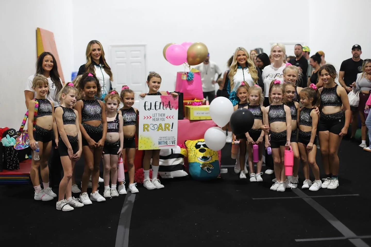 Elena: Let Them Hear You R💛AR!

One of our biggest Golden Hero surprises yet 🥹 all for beautiful @empowering.elena_cheers 🎉 

Happy tears filled the gym as we surrounded Elena #withlove and celebrated her inspiring fight against B Cell Acute Lymph