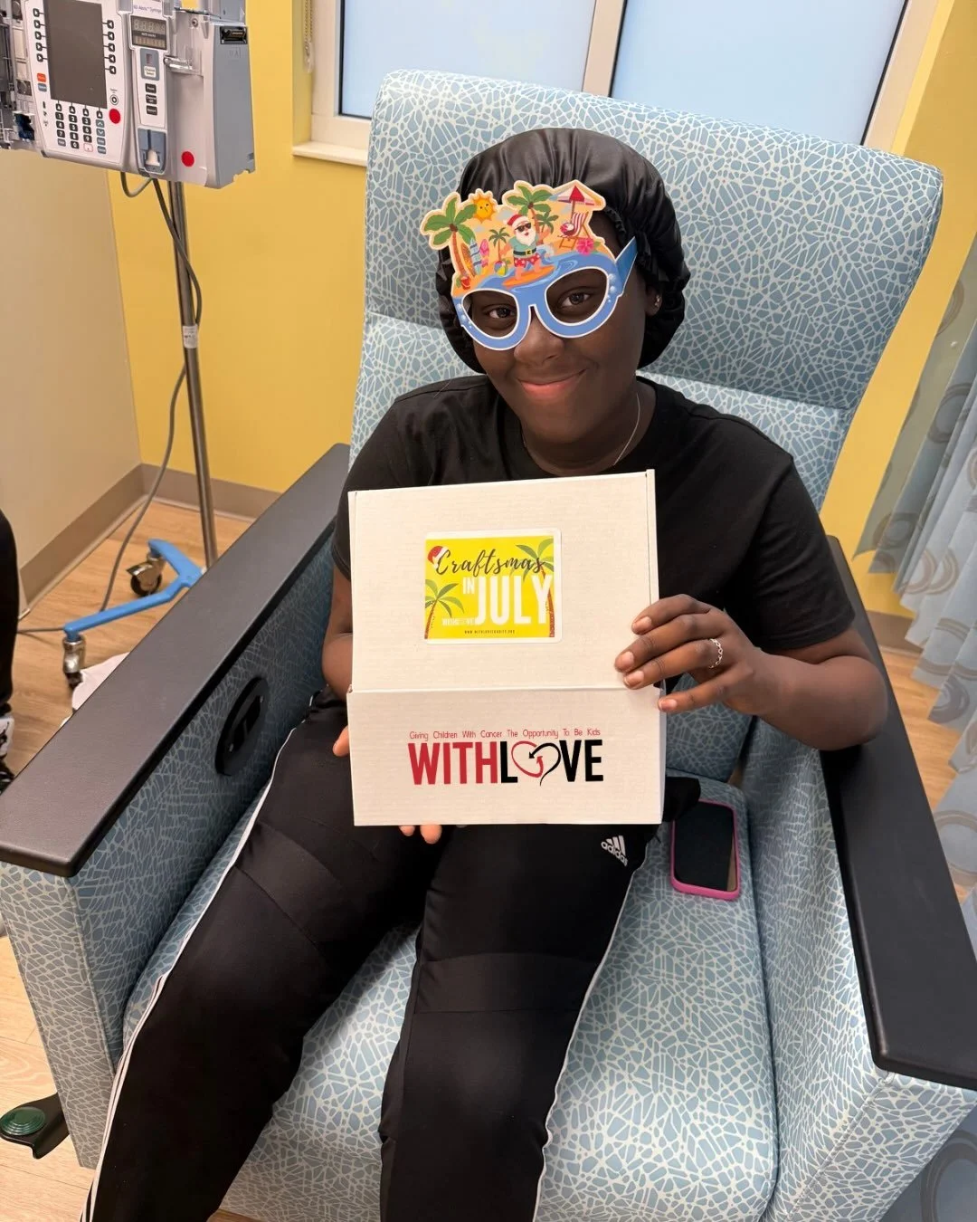 Merry CRAFTSmas in July 🎨🎅🏼🌴

125 festive craft kits were delivered today to our friends at:
🎁 @tristarchildrenshospital 
🎁 @rmhcnashville 
🎁 @vumcchildren 

Filled with creative encouragement to help our Golden Heroes celebrate every moment, 