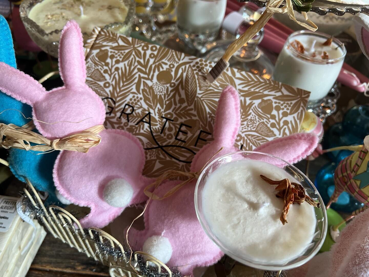 Did you fill your Easter baskets yet? Or get a hostess gift? We have so many ideas for you. Pop by today from 11-5. Saturday and Sunday 10-5. We will be open Monday too. Plus everyday until Easter. 914-763-1310
#vintage #vintageshop #shoppoundridge #