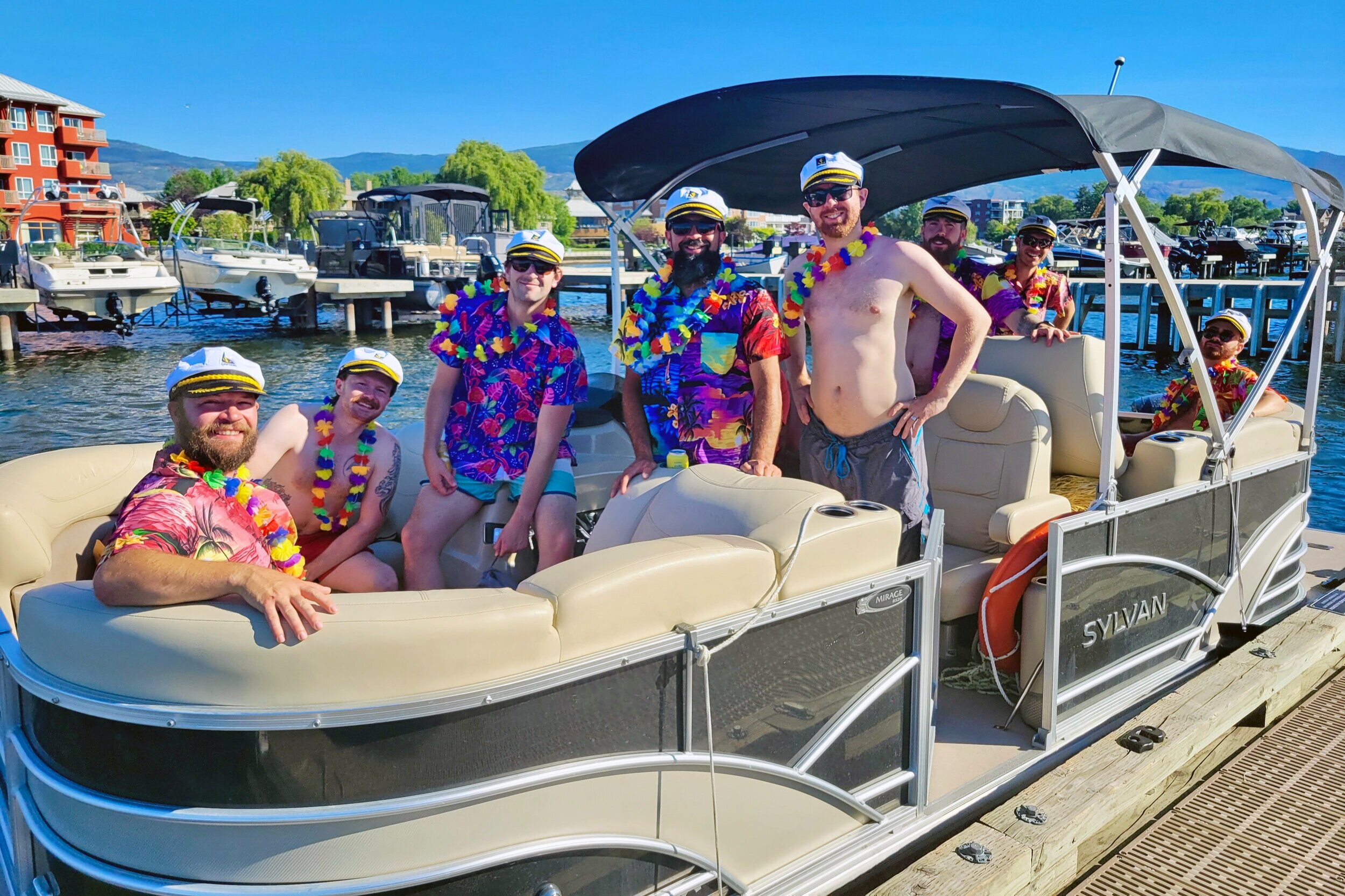 Kelowna Pontoon Boat Lake Cruise