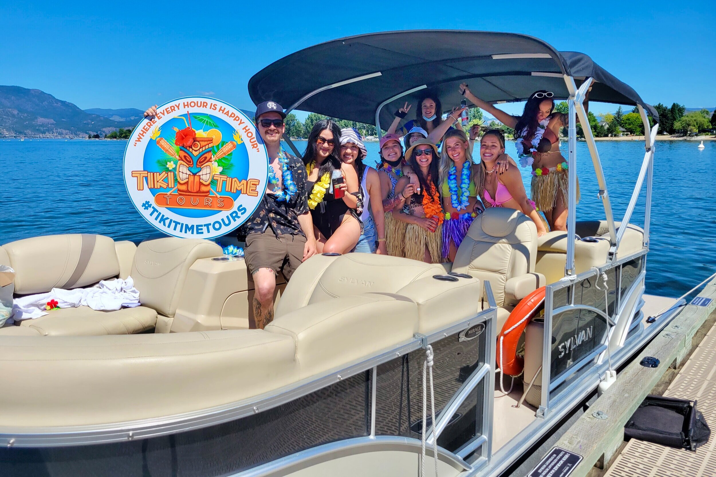Kelowna Pontoon Boat Lake Cruise