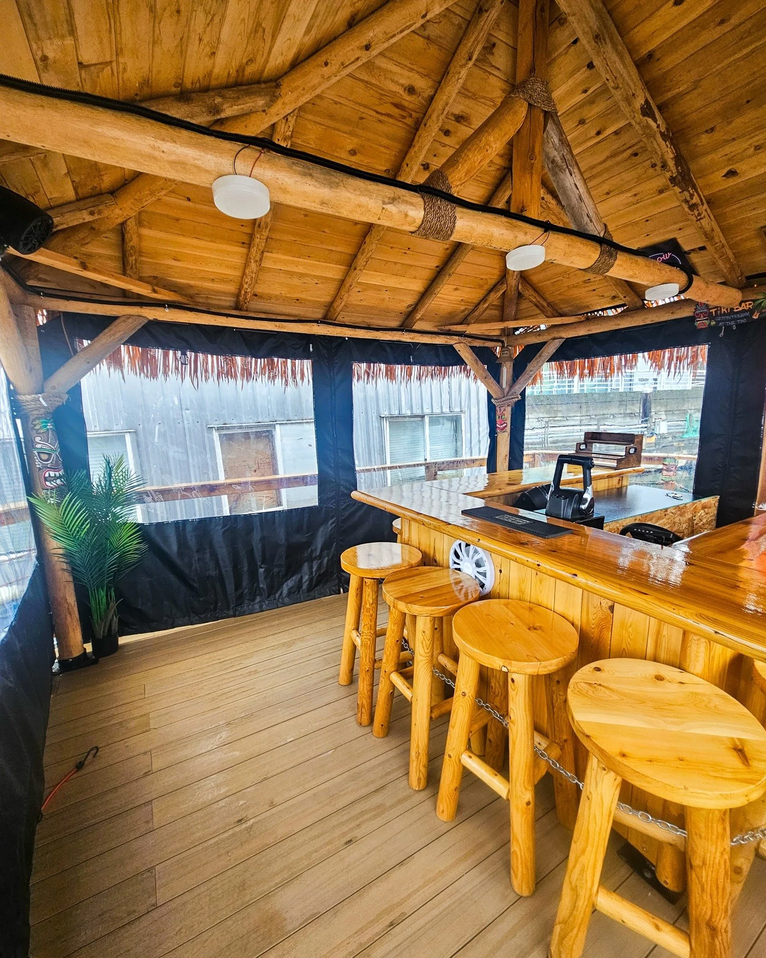 🔥 Cozy season just got a Tiki twist! 🌊
The Vancouver Tiki Boat is now fully wrapped and heated, so rain or shine, your celebration stays warm, dry, and totally unique.
Book your fall and winter parties now — because lake views > crowded ba