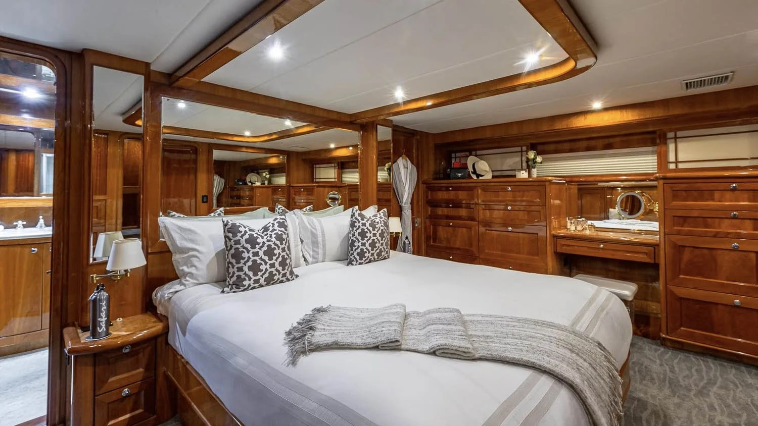 primary stateroom.jpg