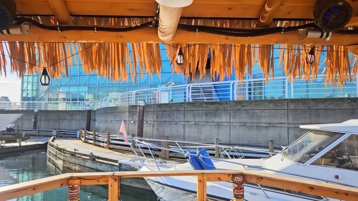 It might be March&hellip; but the harbour is already giving Summer energy. ☀️🌊 Good news: the Vancouver Tiki Boat is on the water. Even better news: Summer dates are booking now&hellip; especially long weekends.  Come cruise now or lock in your summ