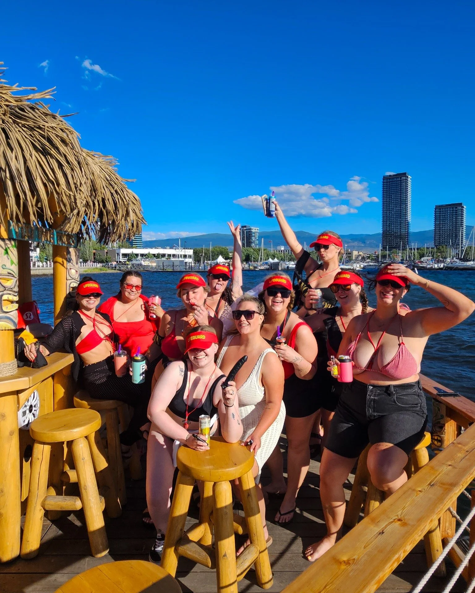 Before the veil, the vows, and the seating chart drama&hellip; there&rsquo;s the Tiki Boat. 💍🥂
Kelowna stagette season is in full swing.

#TikiTimeTours #Kelowna #kelownalife #okanaganlifestyle #tourismokanagan