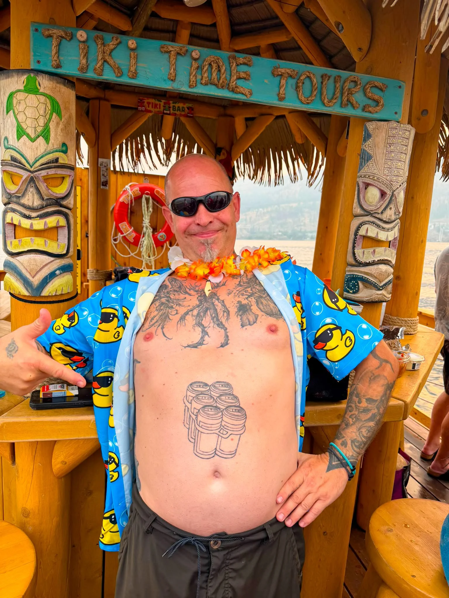 Six pack optional. 🍻 Good times mandatory.

#TikiTimeTours #okanagan #Kelowna #okanaganlifestyle #okanaganvalley