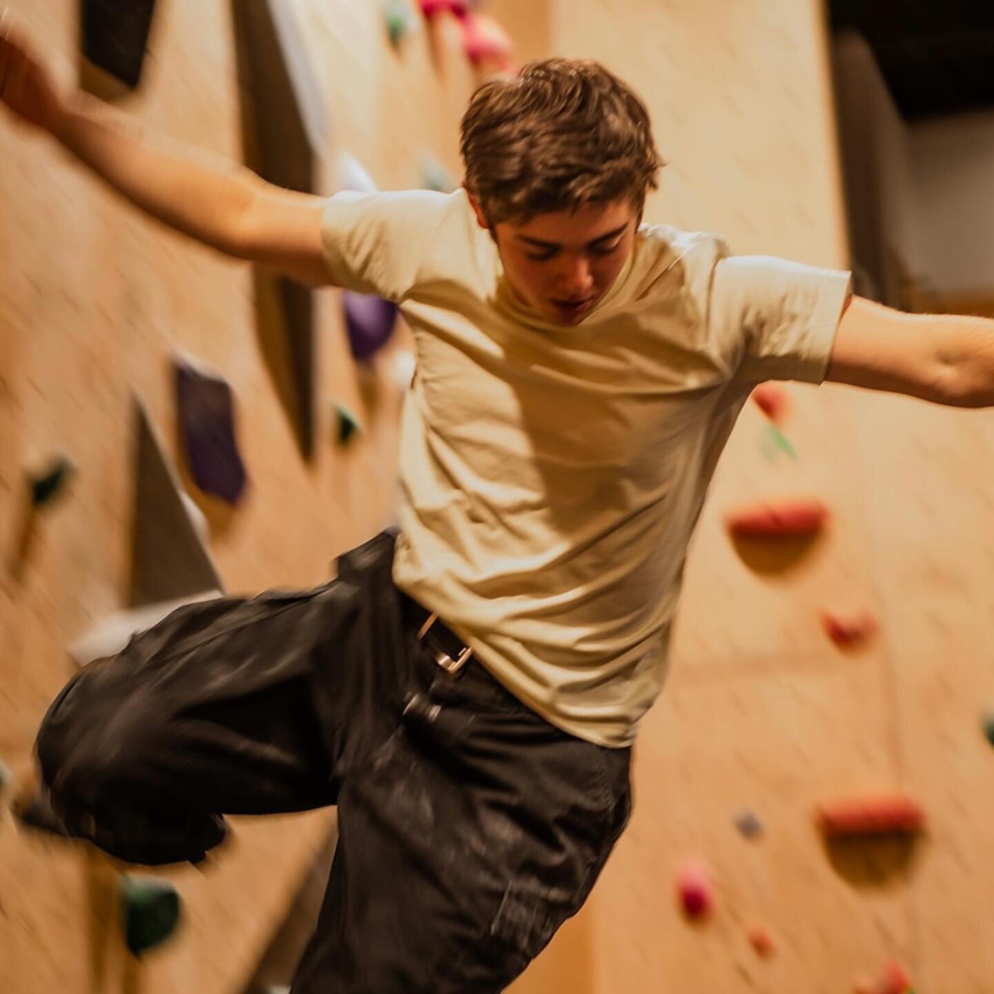 Calling all high schoolers! 

📣 Mondays just got a whole lot better at CLIMB @ The Loop! Enjoy a special discounted rate of $10 for climbing from 5-8pm. Whether you&rsquo;re a seasoned climber or trying it out for the first time, join us for some hi