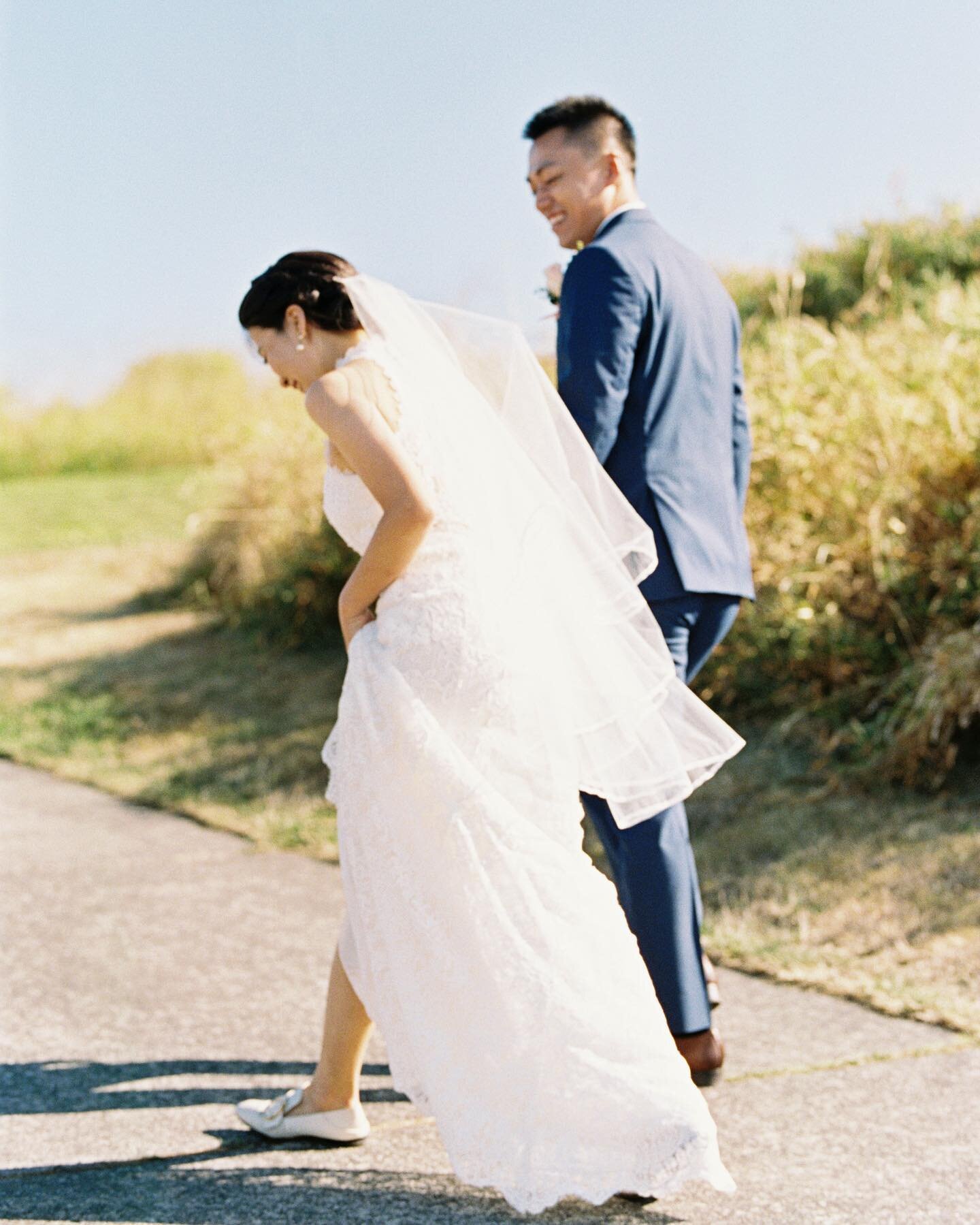 Y+Z&rsquo;s wedding last summer💕 Happy anniversary! 
&bull;
&bull;
&bull;

.
.
.
.
&nbsp;#ishootfujifilm&nbsp;#weddingdress&nbsp;#luxurywedding&nbsp;#napaweddingphotographer&nbsp;#weddingphotographer&nbsp;#wedding&nbsp;#weddinginspiration&nbsp;#sanf