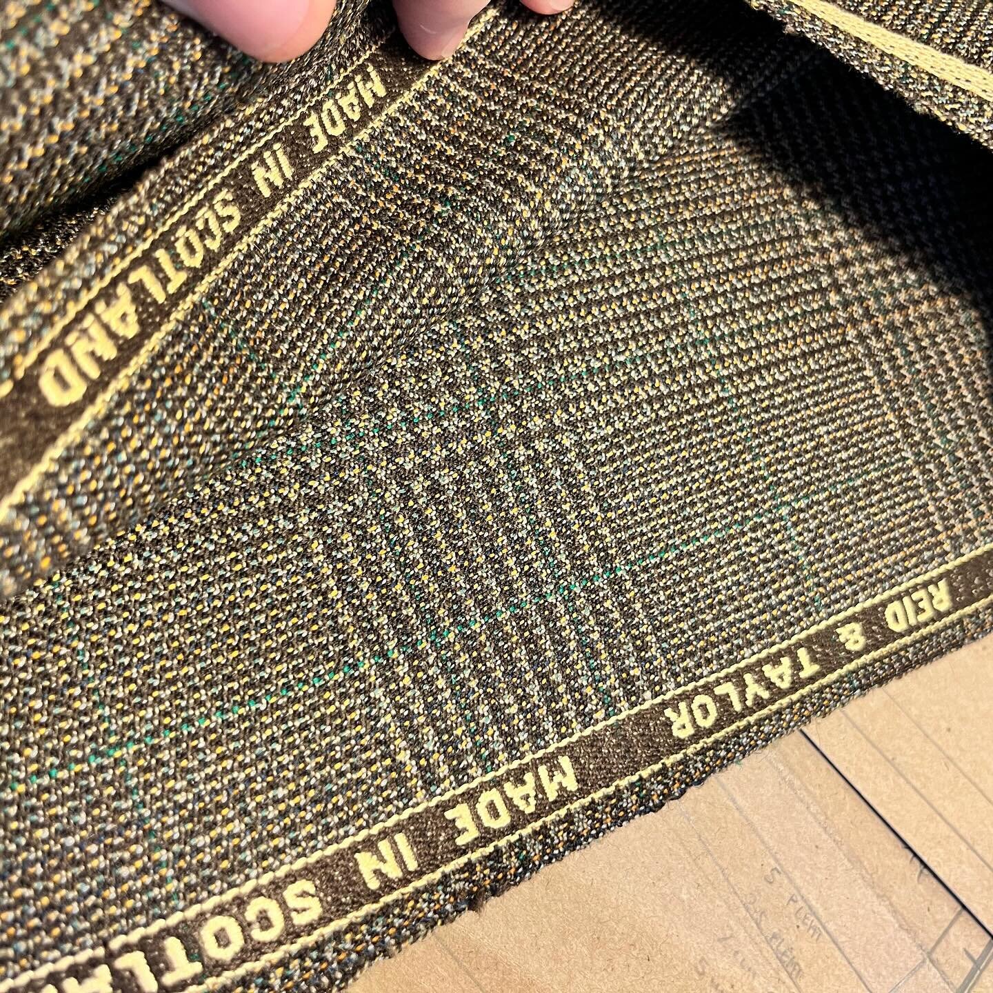 Vintage Reid and Taylor cloth. Beautiful check. Waiting for a future customer as I&rsquo;m a bit too tall and wide for this length. Books insta

#bespoke
#handmade
#bookstc
#bookstradingco
#craft
#books
#tailor
#London
#readmorebooks
#sartoria
#reida