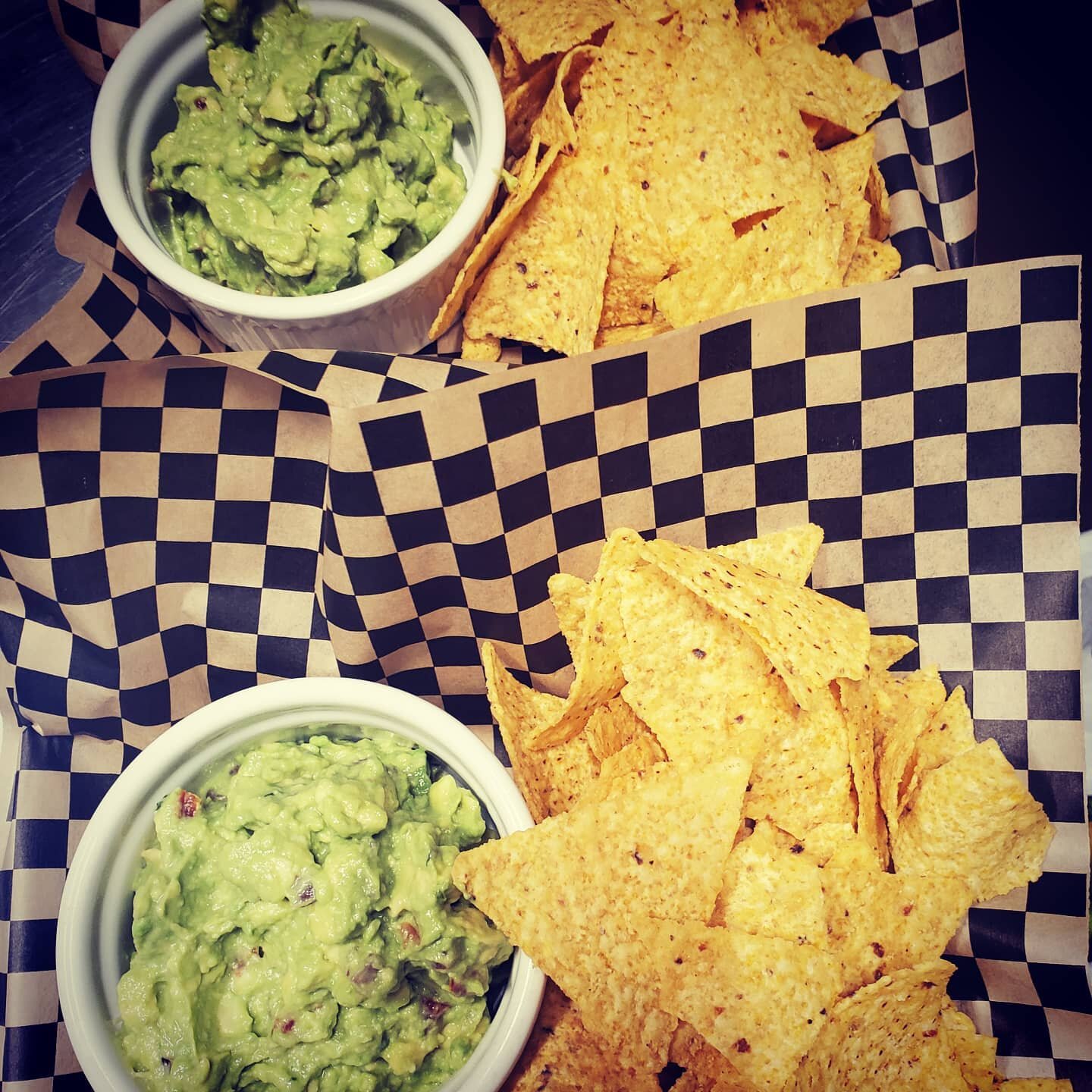 When 1 Guacamole 🥑 just won't do, you order 2!! 🥑🥑 Happy #tacotuesday 😊  We know this is such a tease, since we aren't open until Friday,  but we'll just let you dream about your weekend noshing plans for a few days 😉

Friday: 3-8
Saturday: 12-8
