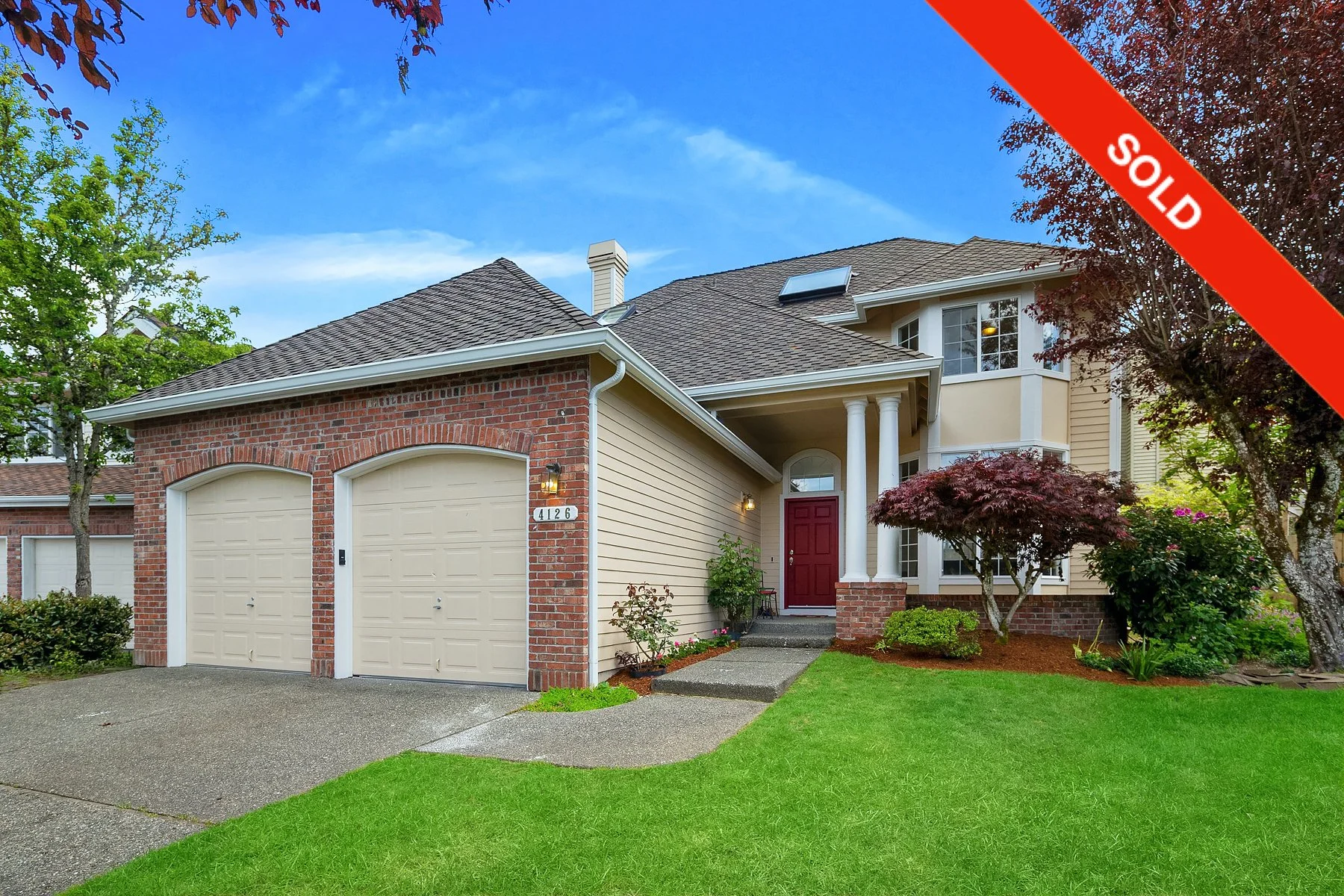 1,850 SqFt  |  3 Beds  |  2.5 Baths  |  Sold: $1.15M