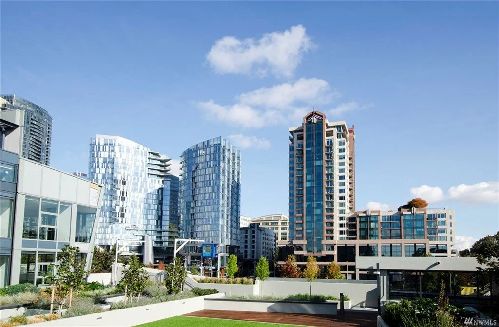 1,445 SqFt | 2 Beds | 1.75 Baths | Sold By: $1.92M