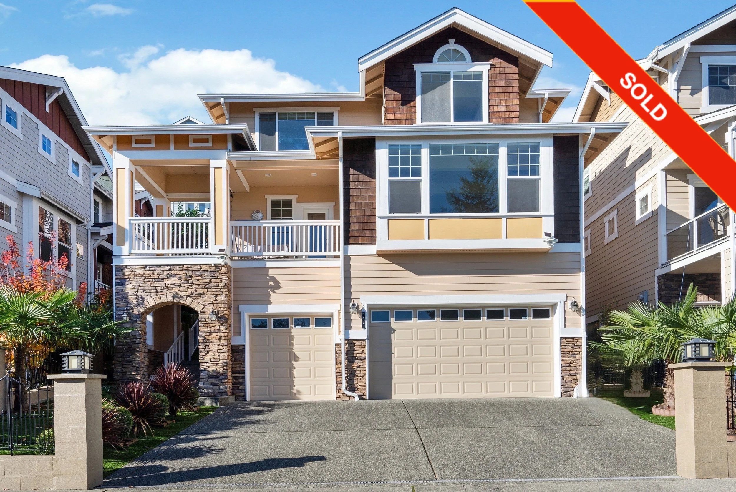 3,120 SqFt | 4 Beds + Den | 2.5 Baths | Sold: $975K