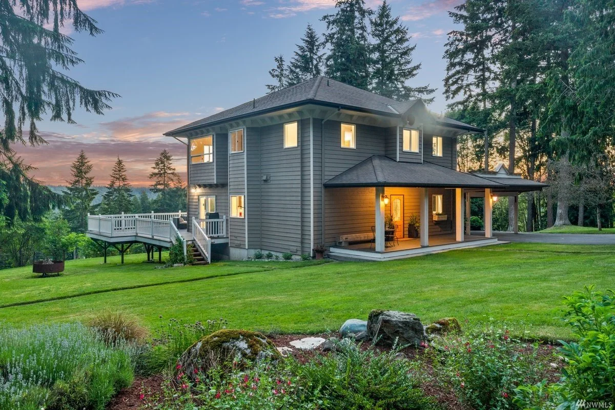 2,570 SqFt | 5 Beds | 1.75 Baths | Sold By: $1.575M