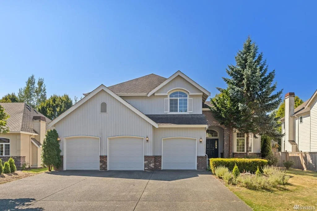 3,060 SqFt | 4 Beds | 3 Baths | Sold By: $1.2M