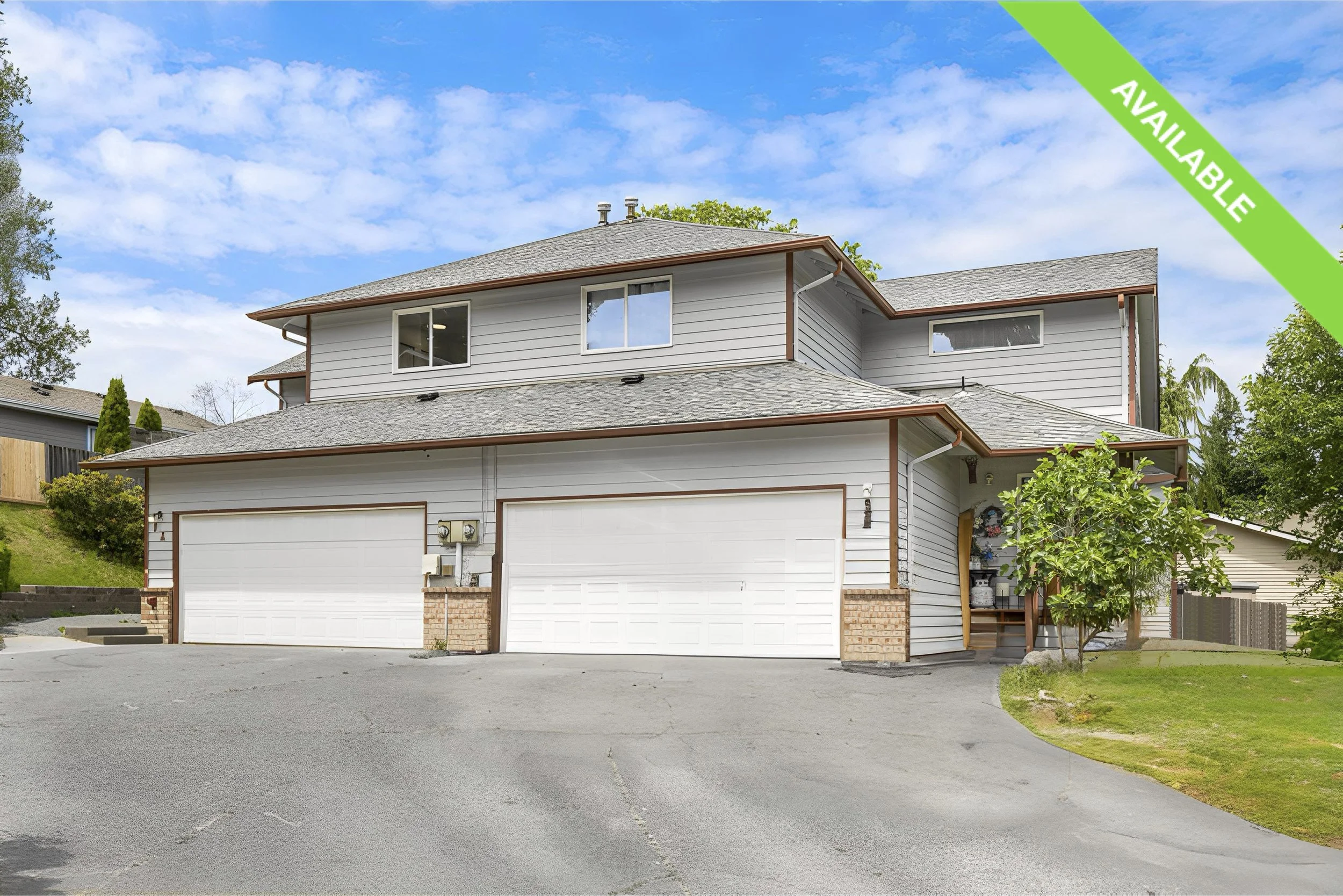 Everett: Renovated Duplex!