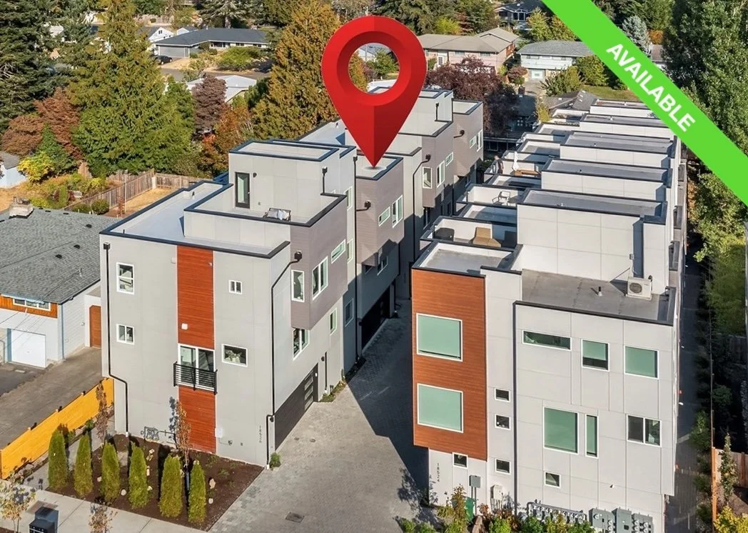 Shoreline: 3-Story + Rooftop Deck!