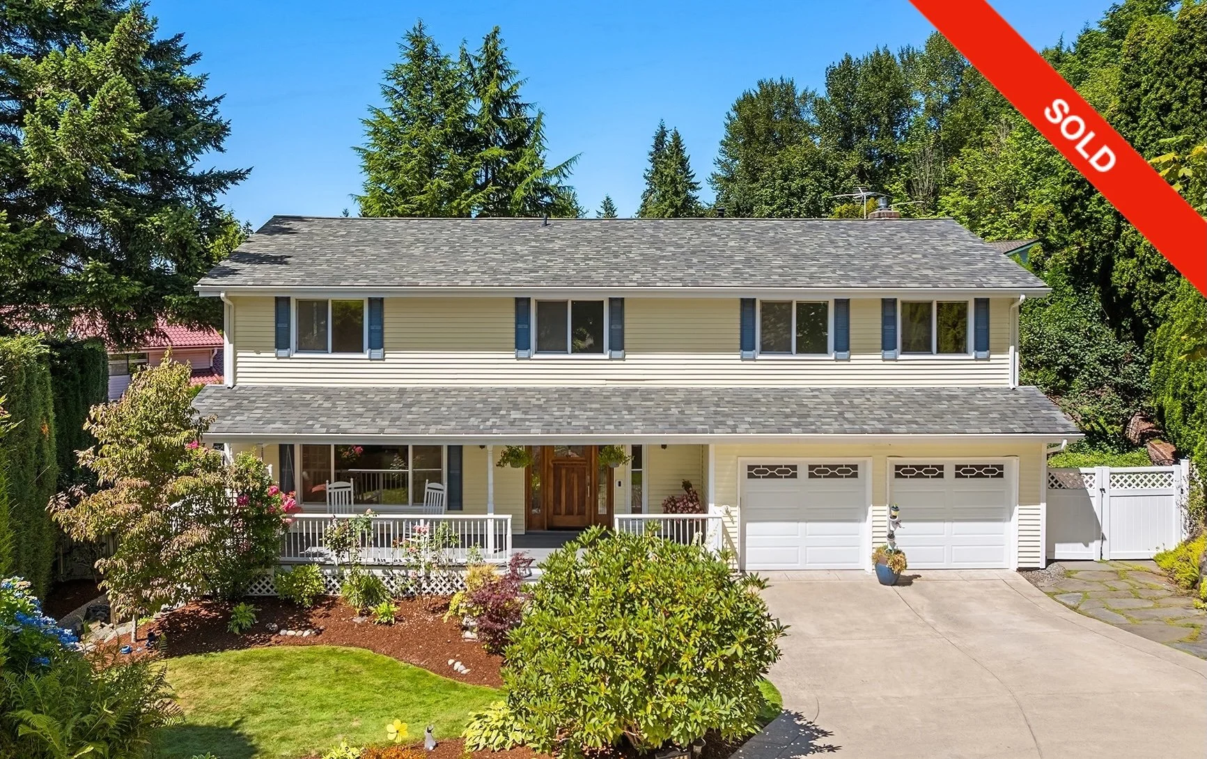 2,760 SqFt | 4 Beds + Bonus | 2.5 Baths | Sold: $1.898M