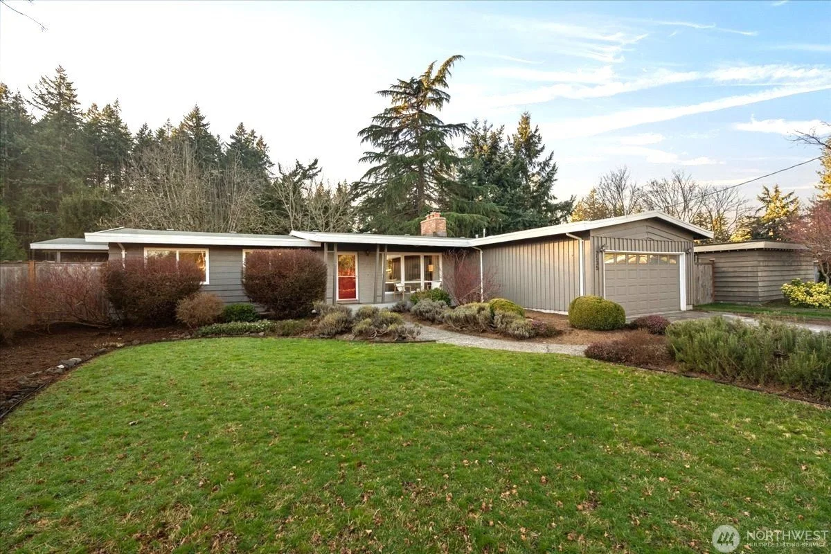 1,410 SqFt | 3 Beds | 1.5 Baths | Sold By: $1.345M