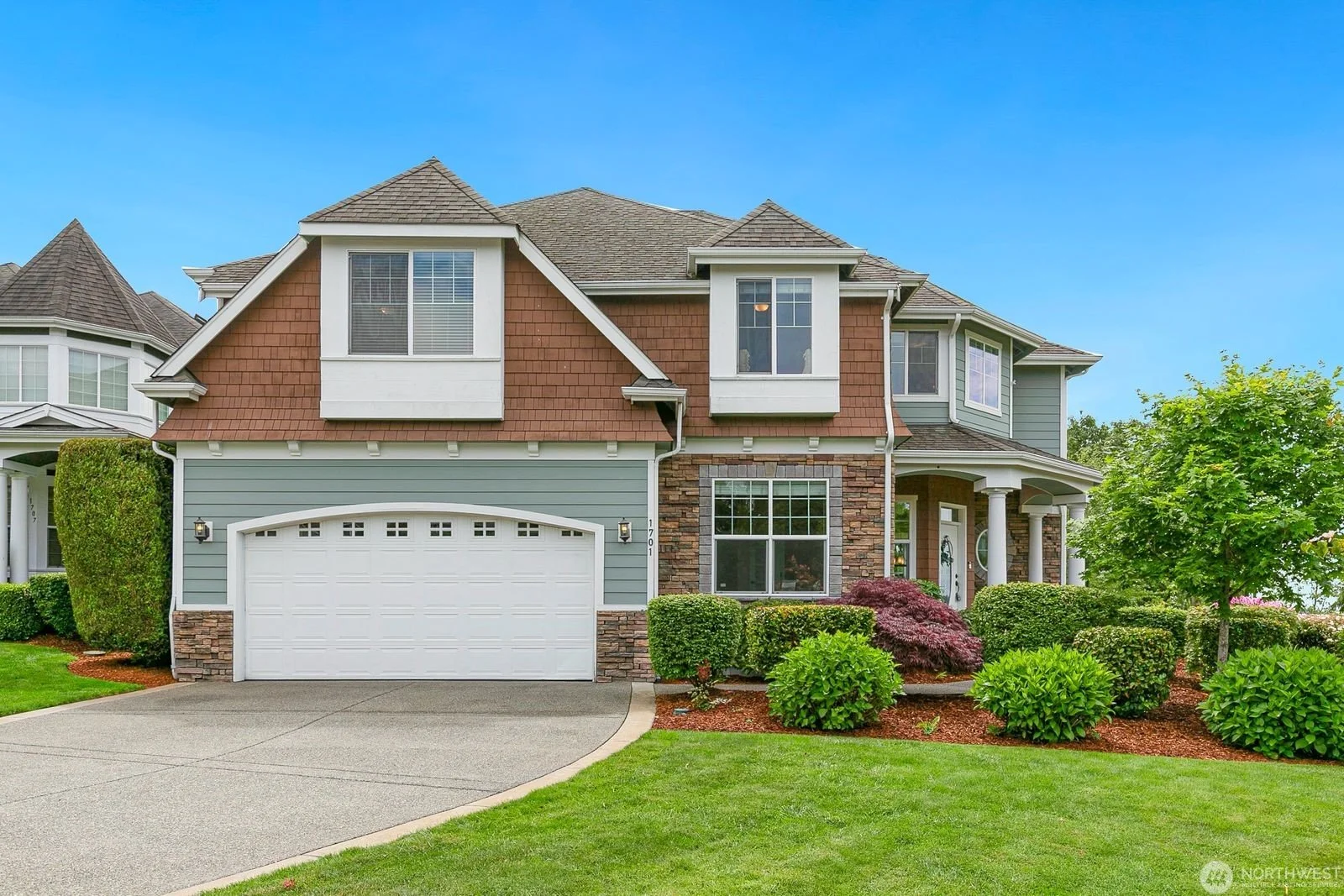 3,590 SqFt | 5 Beds | 2.5 Baths | Sold By: $1.25M