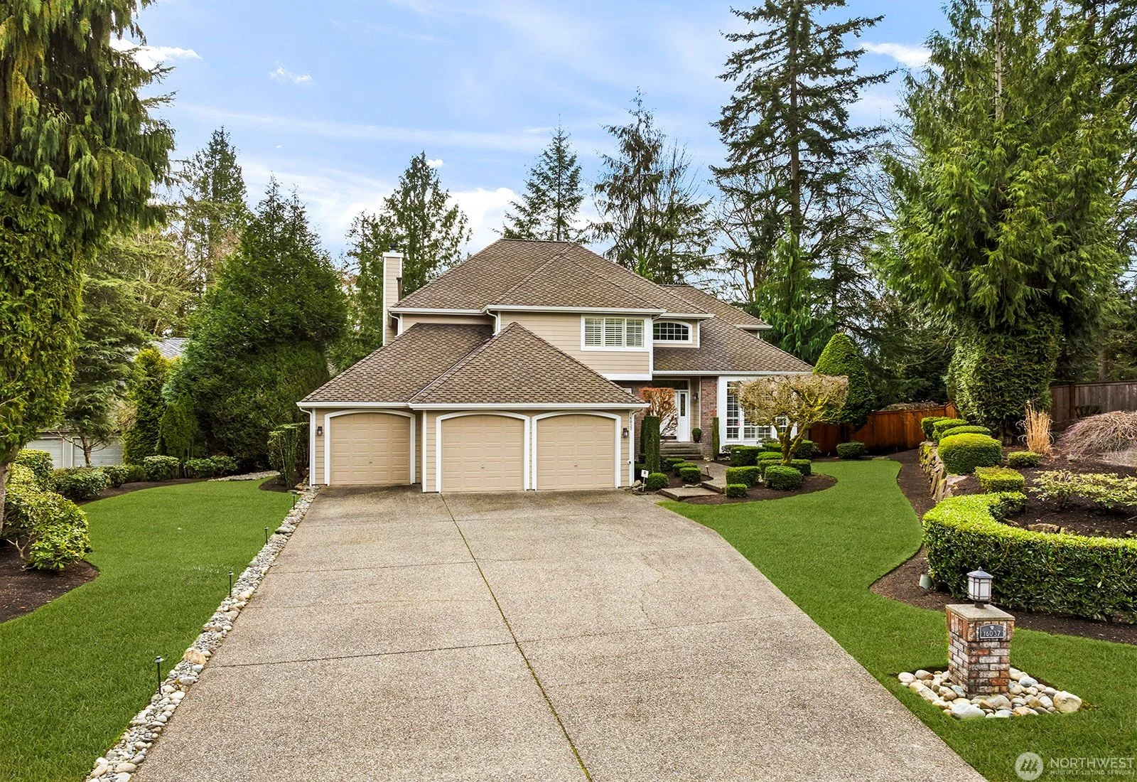2,660 SqFt | 4 Beds | 2.5 Baths | Sold By: $1.225M
