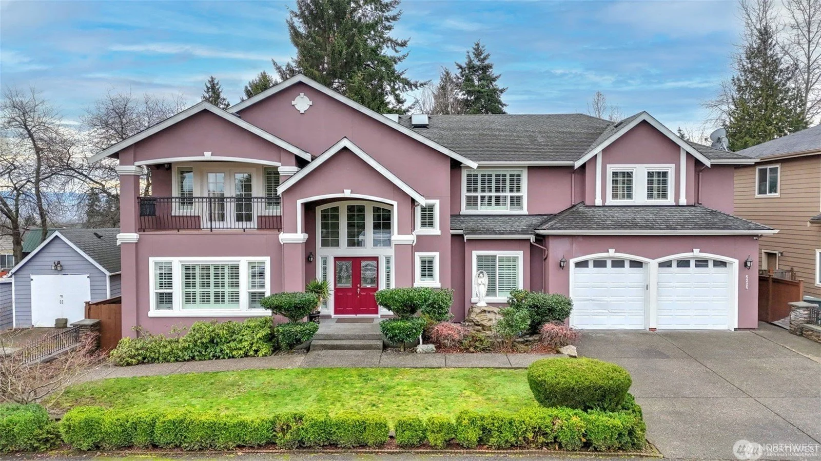 3,890 SqFt | 6 Beds | 3 Baths | Sold By: $1.115M