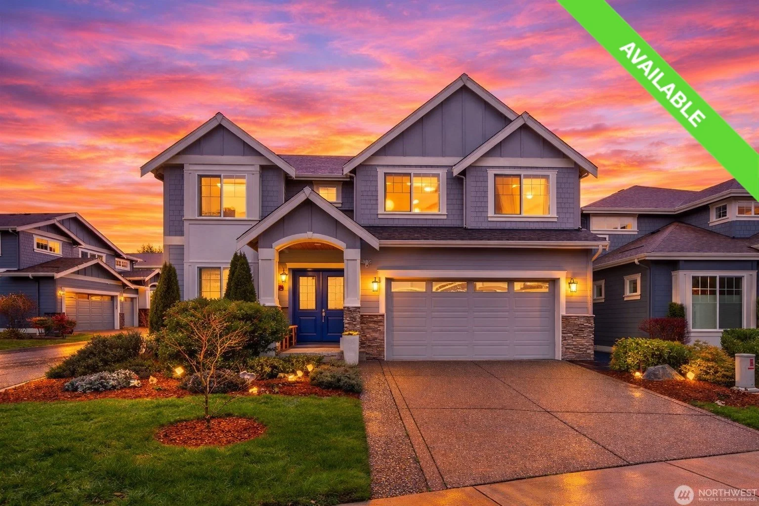 Renton: Large 2-Story Home!