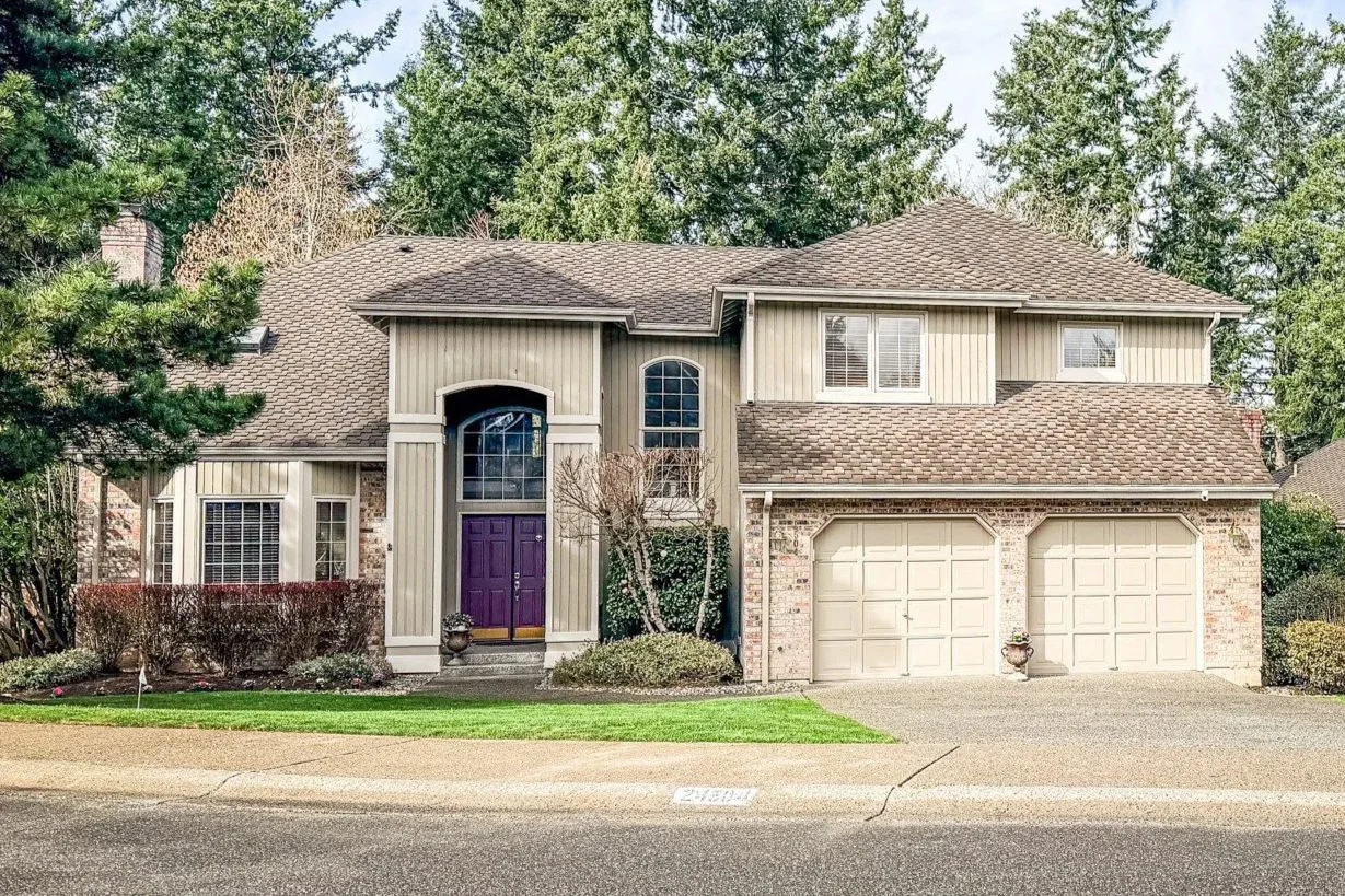2,650 SqFt | 4 Beds | 2.5 Baths | Sold By: $1.66M 
