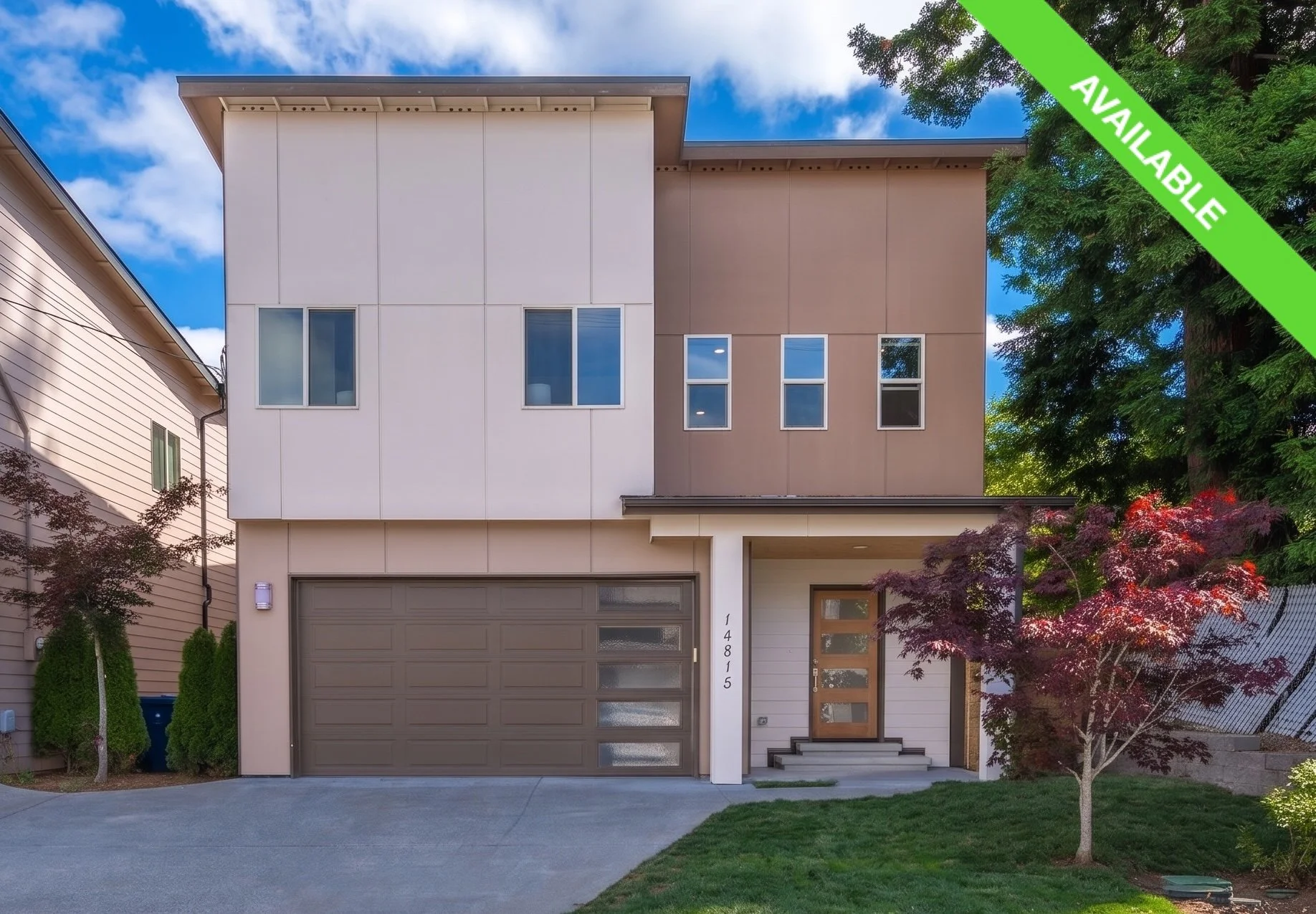Lynnwood: 2-Story Home! 