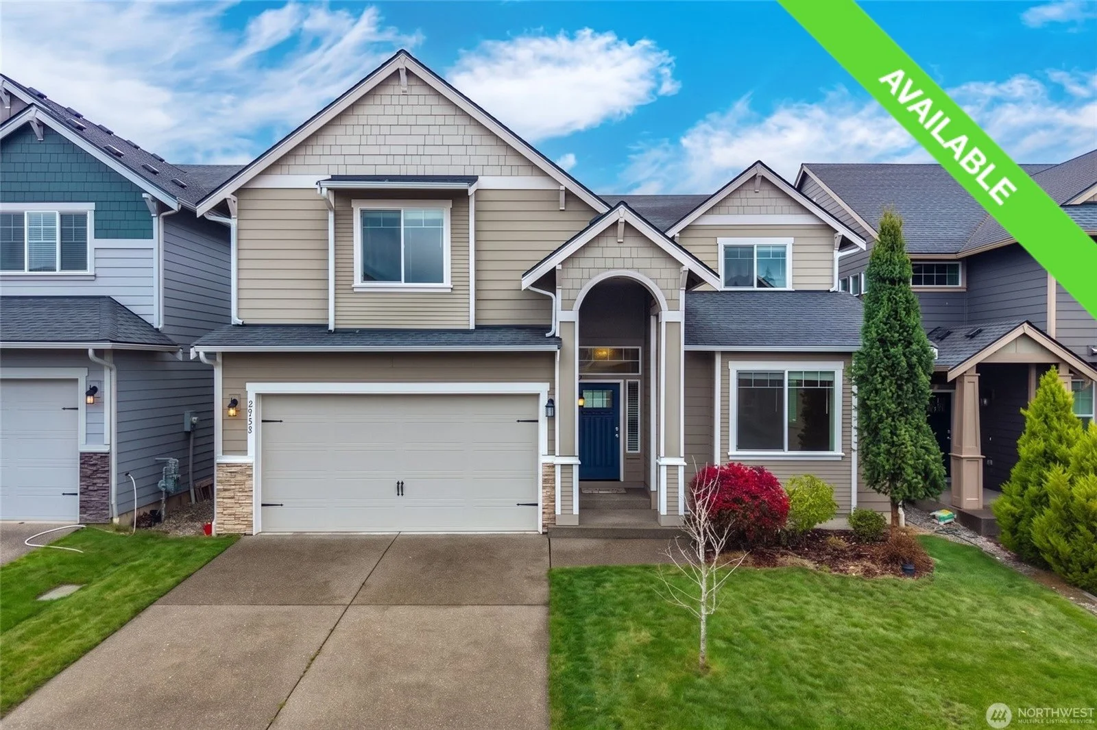 Spanaway: 2-Story Home! 