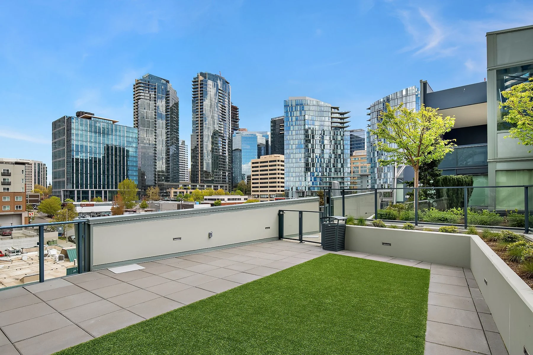 1,283 SqFt | 2 Beds | 2 Baths | Sold By: $1.7M