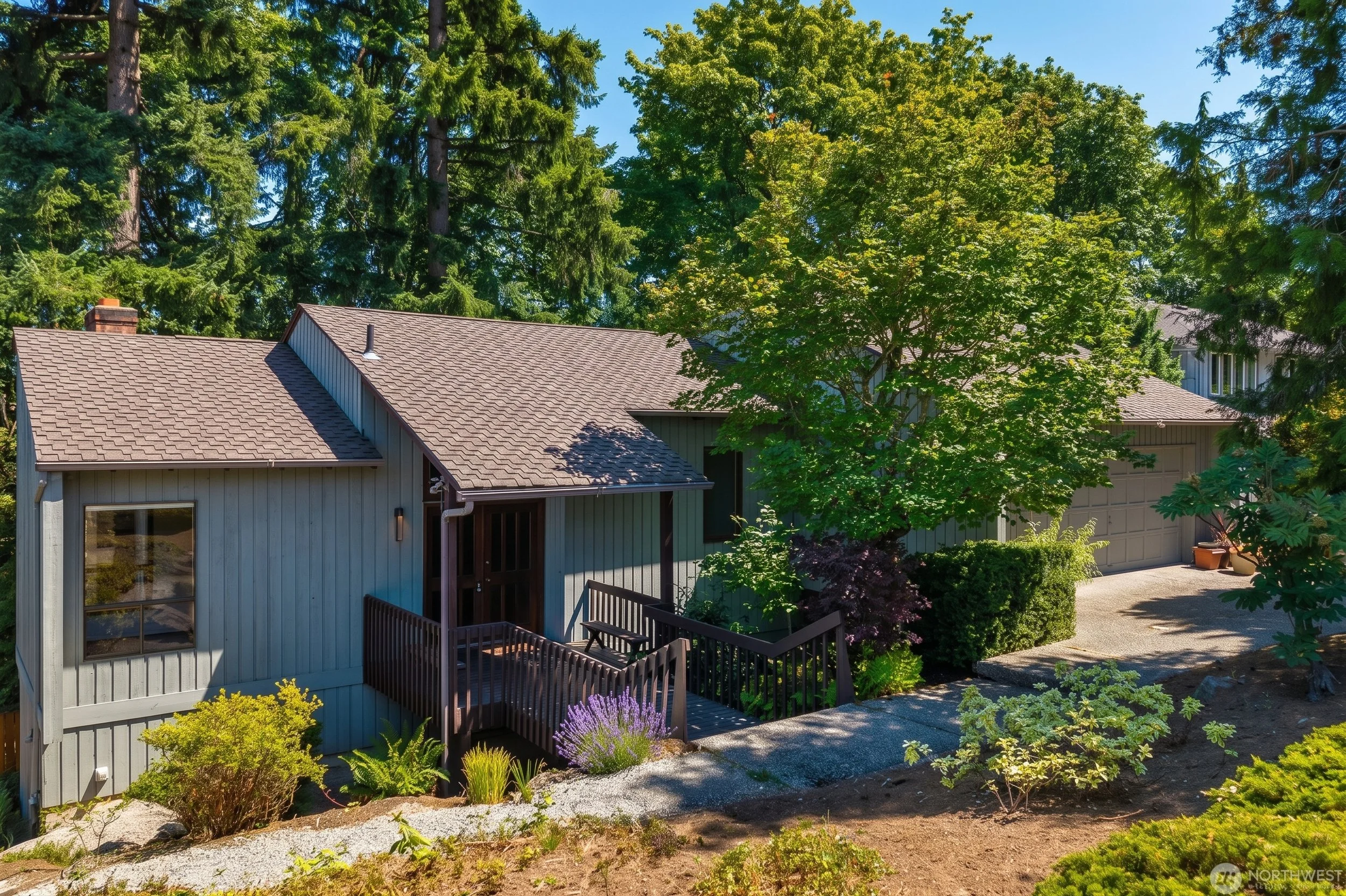 2,880 SqFt | 3 Beds | 2.25 Baths | Sold By: $1.45M