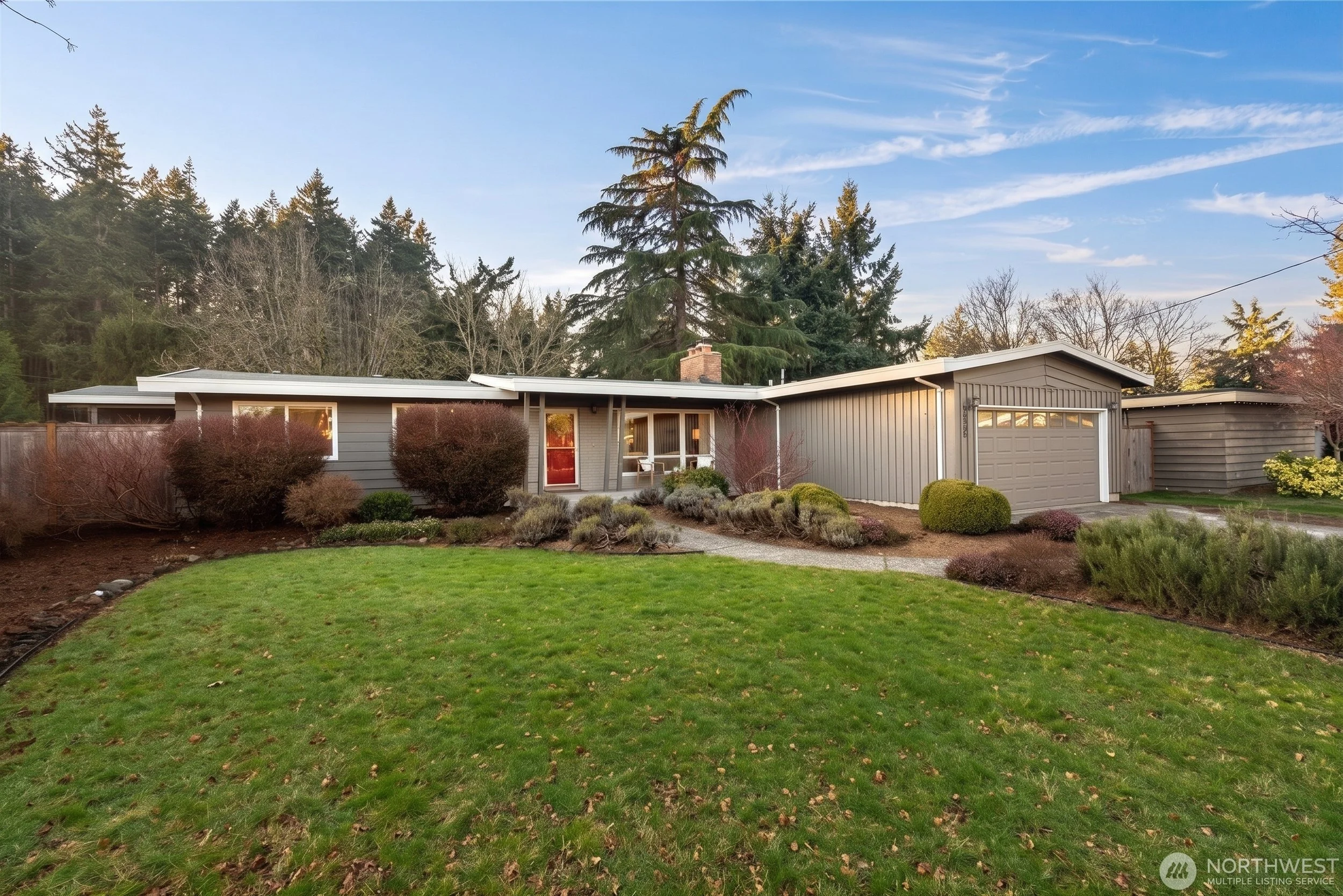 1,410 SqFt | 3 Beds | 1.5 Baths | Sold By: $1.345M