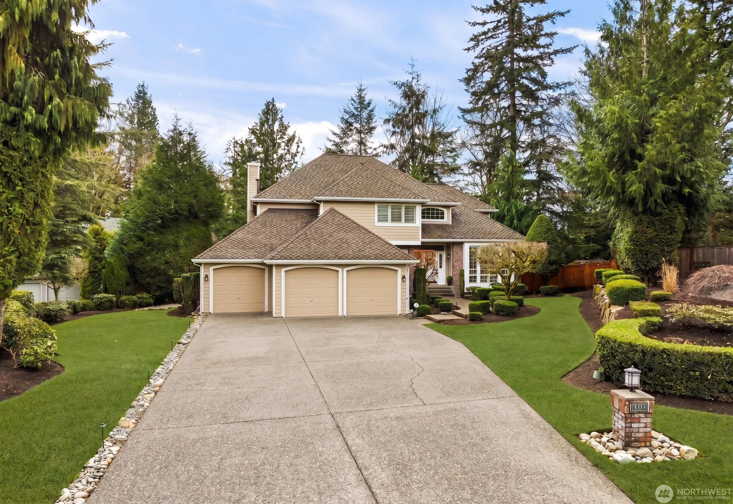 2,660 SqFt | 4 Beds | 2.5 Baths | Sold By: $1.225M