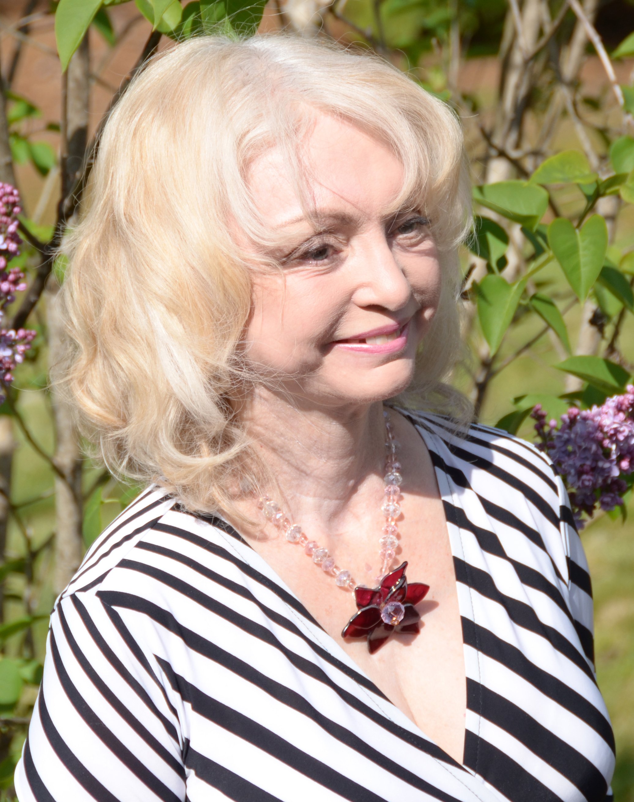 Artist Linda McCord