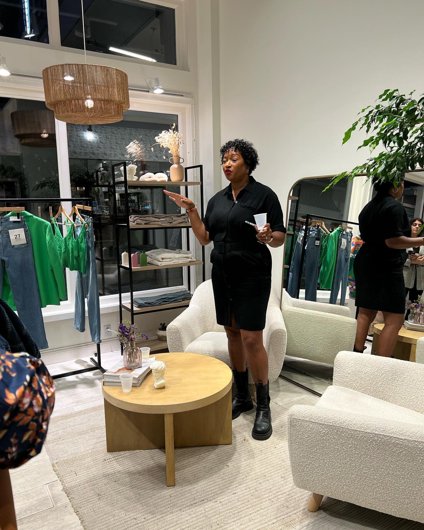 What a terrific evening w awesome women-run businesses to benefit @soles4souls. Thank you @rachelorganizes @naturally.london @itsworkingproj @wyliegrey. I&rsquo;ll partner with you anytime, anywhere. Missed last night? You can drop off shoes @wyliegr