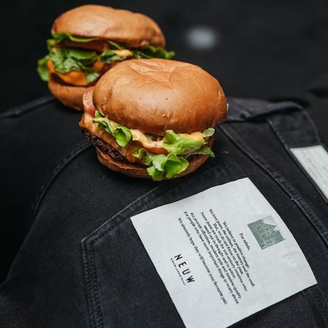 Shout out to @neuwdenim for decking out Mary's staff. Our buns have never looked better!
📸@tomwilkinson__