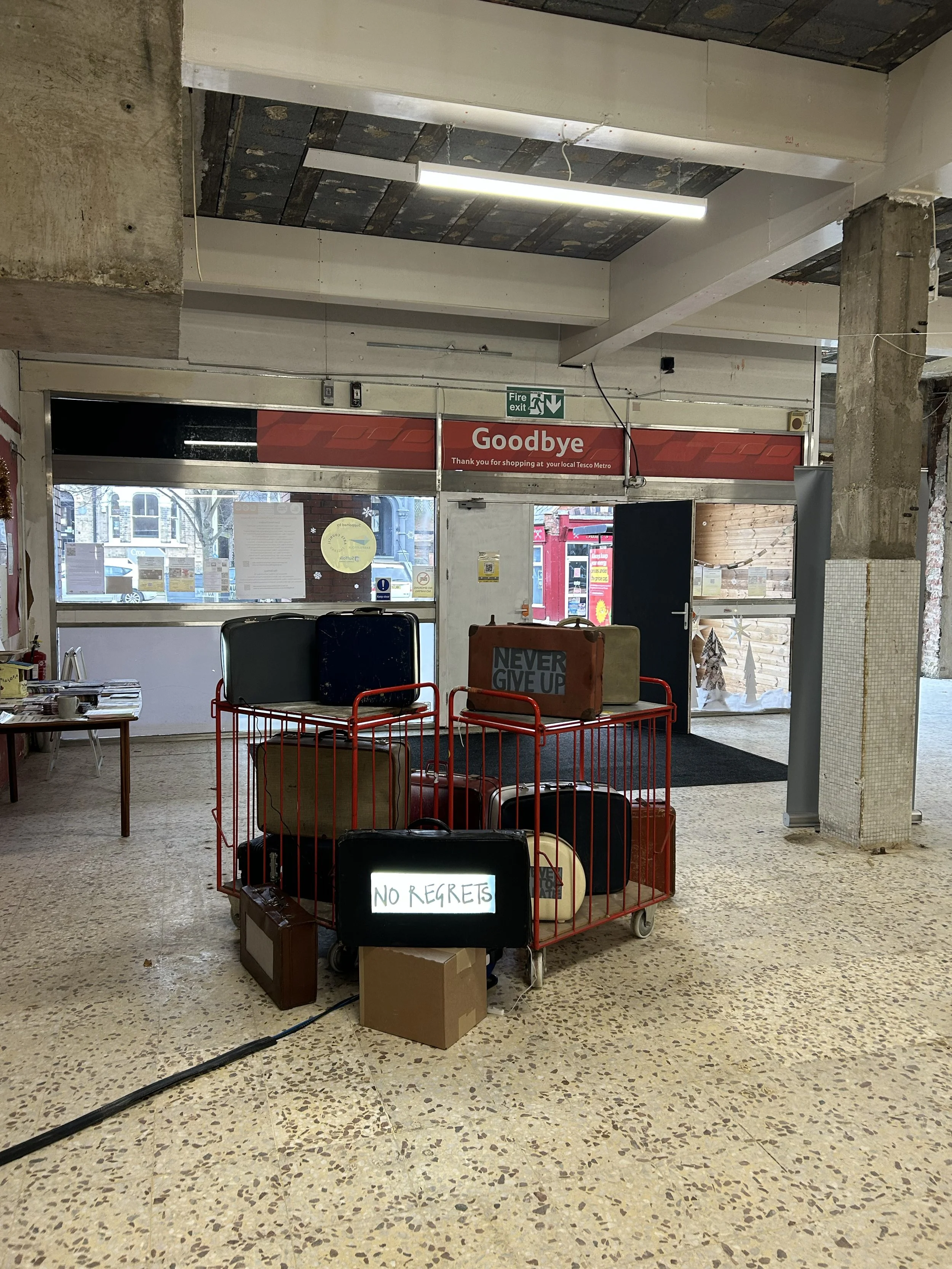 Travelling Light at the Battery of Ideas