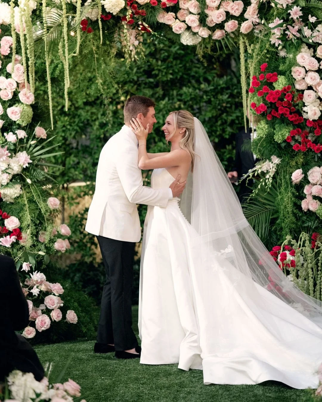 ben-griffin-and-dana-myeroff-wedding-009.jpg