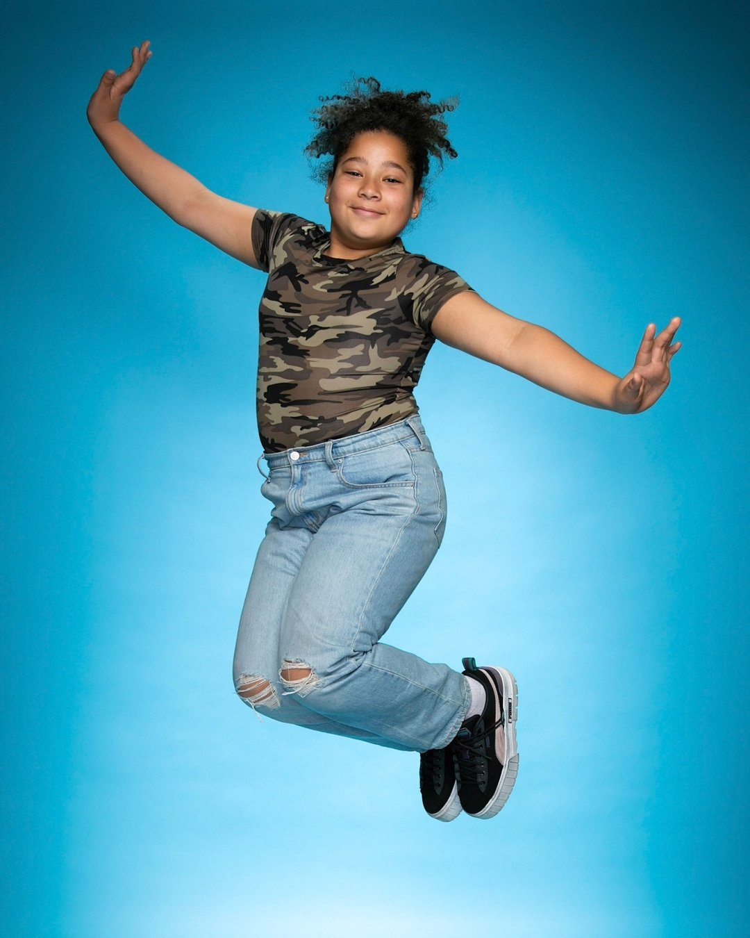 Camouflaging the Monday blues with some serious jumping skills!🚀🚀
Who says Mondays have to be dull? 🎉💙 

#JumpingIntoMonday #CamoMagic 
#schoolpictures2024 #schoolpics #schoolpictures #earlybird #nycschools #nycpublicschools #nyccharterschools #T