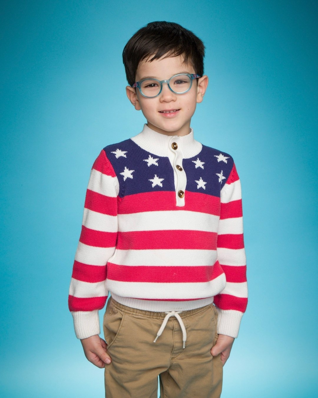 Red, white, and blue vibes all the way! Wishing you a Memorial Day filled with reverence and gratitude!
 🎆 🇺🇸 🌟

#RedWhiteBlue #MemorialDayCelebration #MemorialDayHeroes 

@Ajhongkuehn 

#schoolpictures2024 #schoolpics #schoolpictures #earlybird 