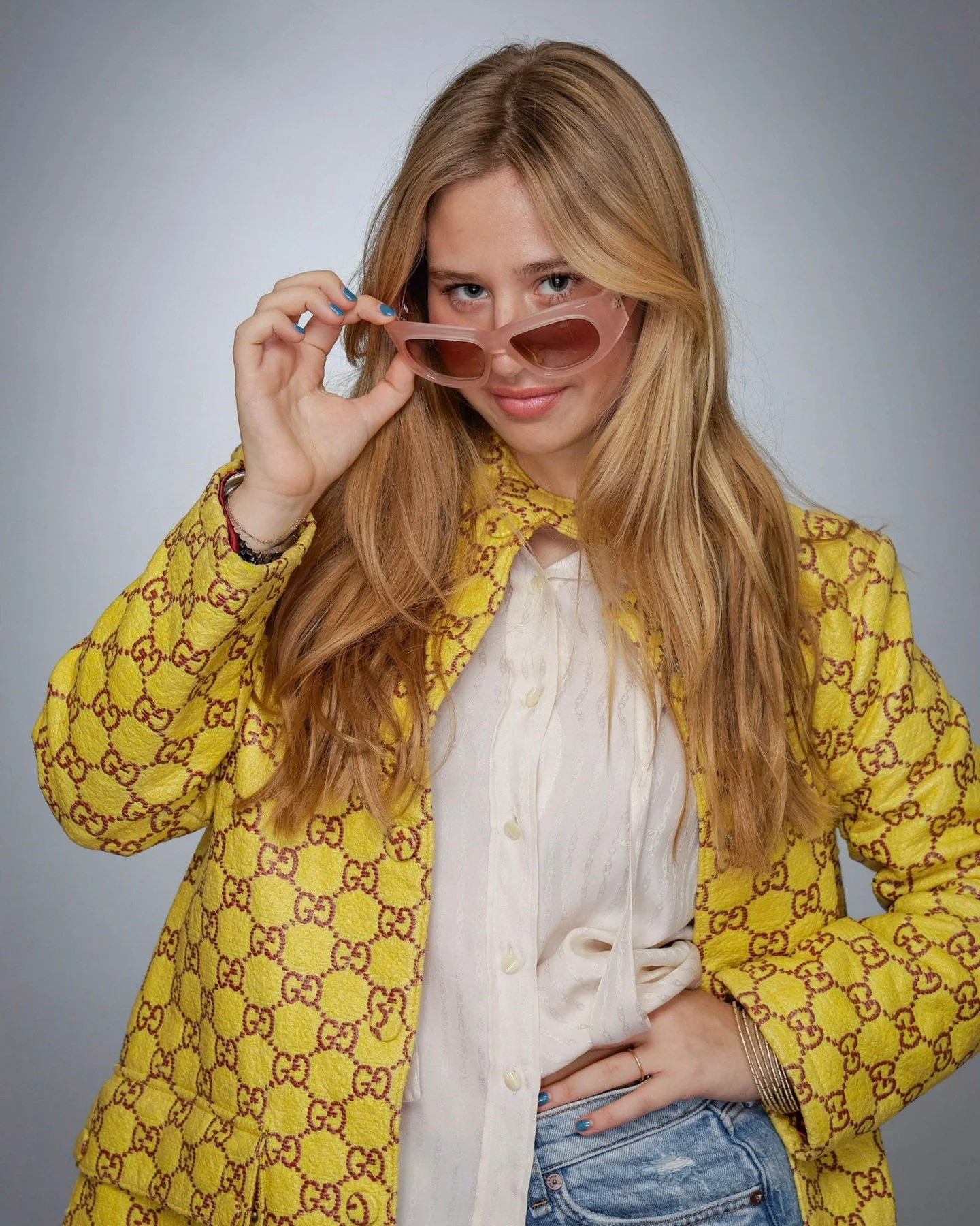 Golden hour energy all day ☀️✨ #YellowAesthetic #SchoolPhotos