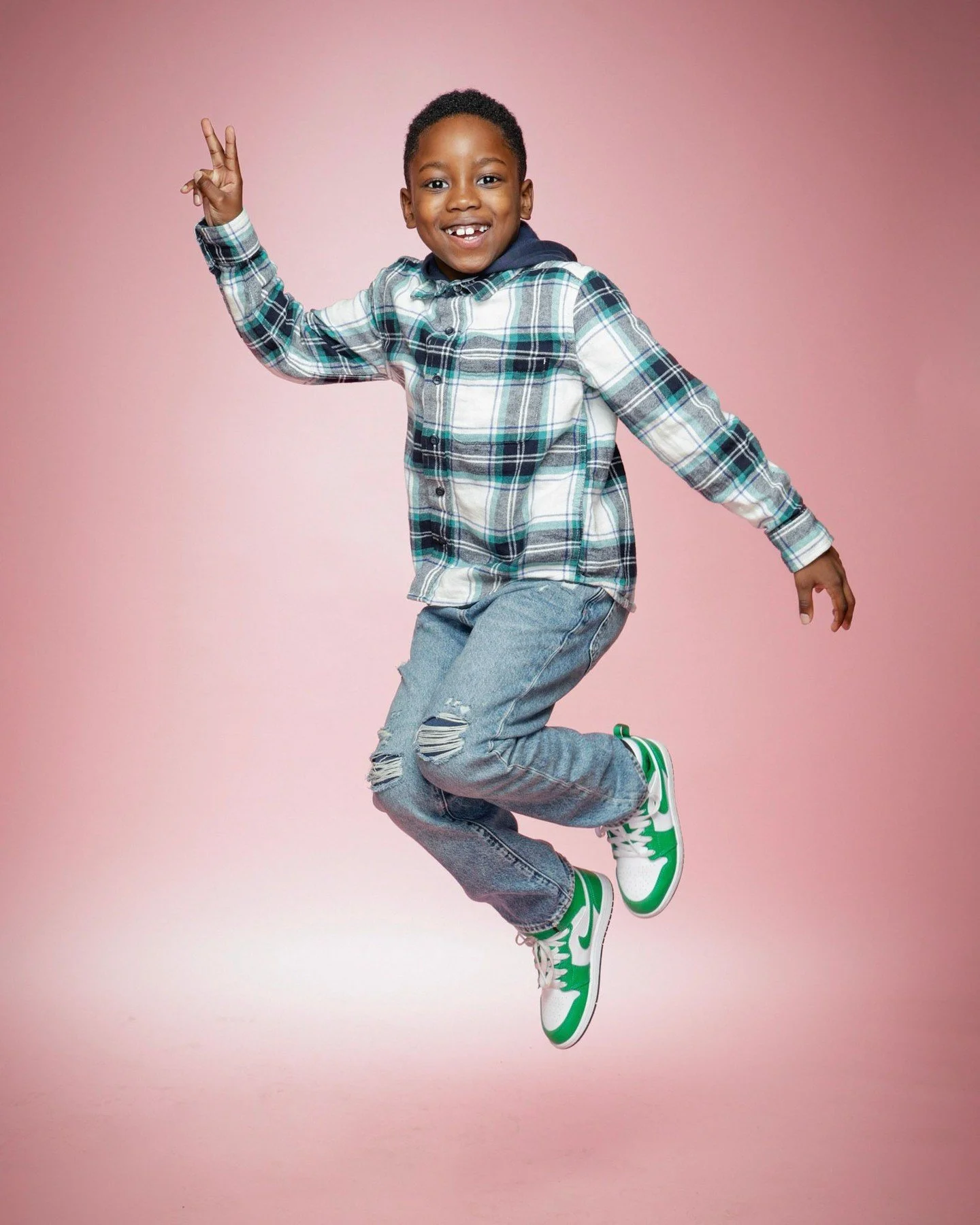 This superstar is bringing the style AND the confidence to picture day 💚📸

#SchoolDays #PicturePerfect #SchoolPictureDay 🌟